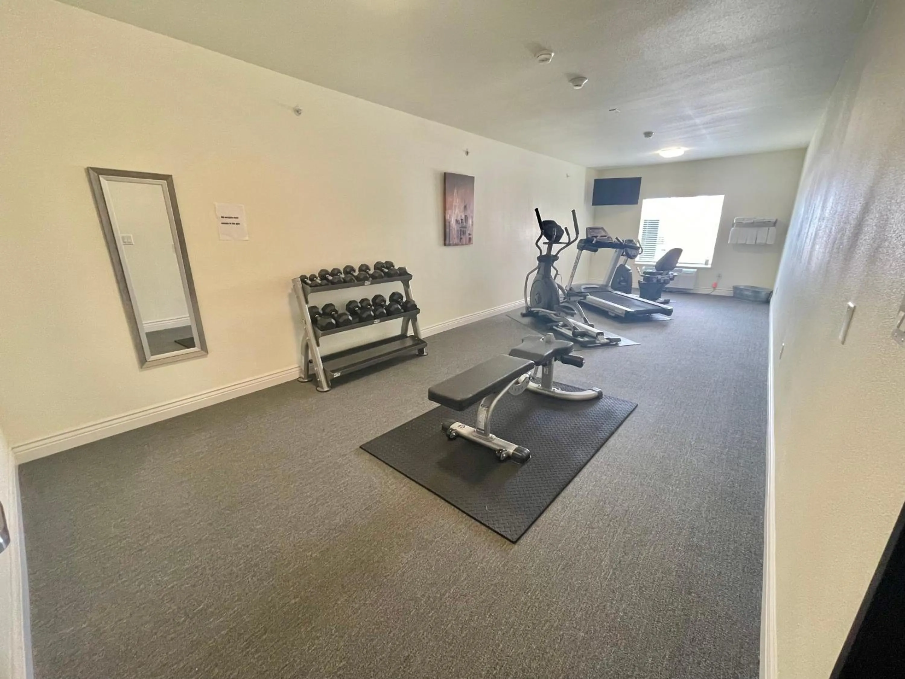 Fitness centre/facilities in FairBridge Inn & Suites Cuero