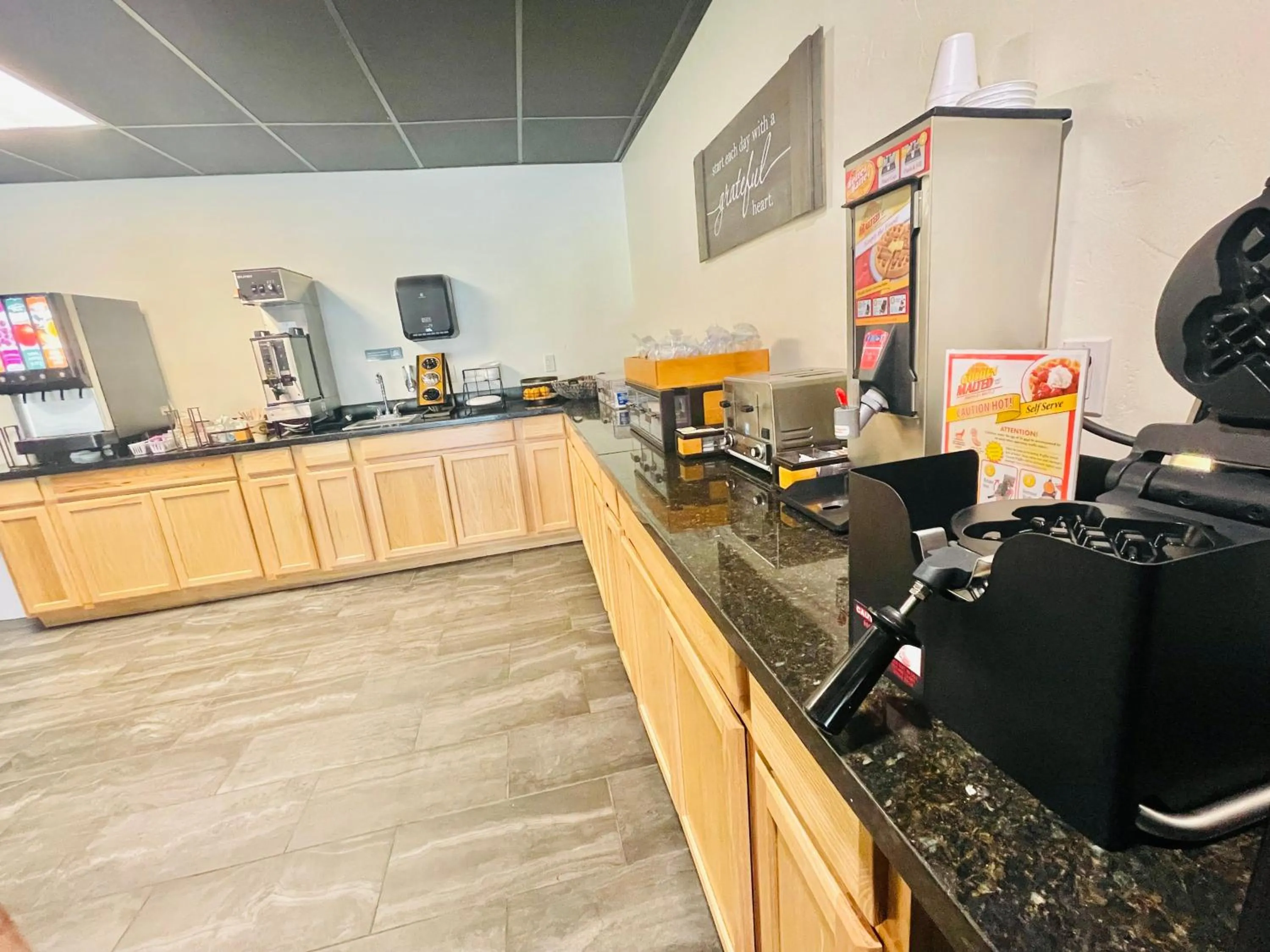 Breakfast in FairBridge Inn & Suites Cuero