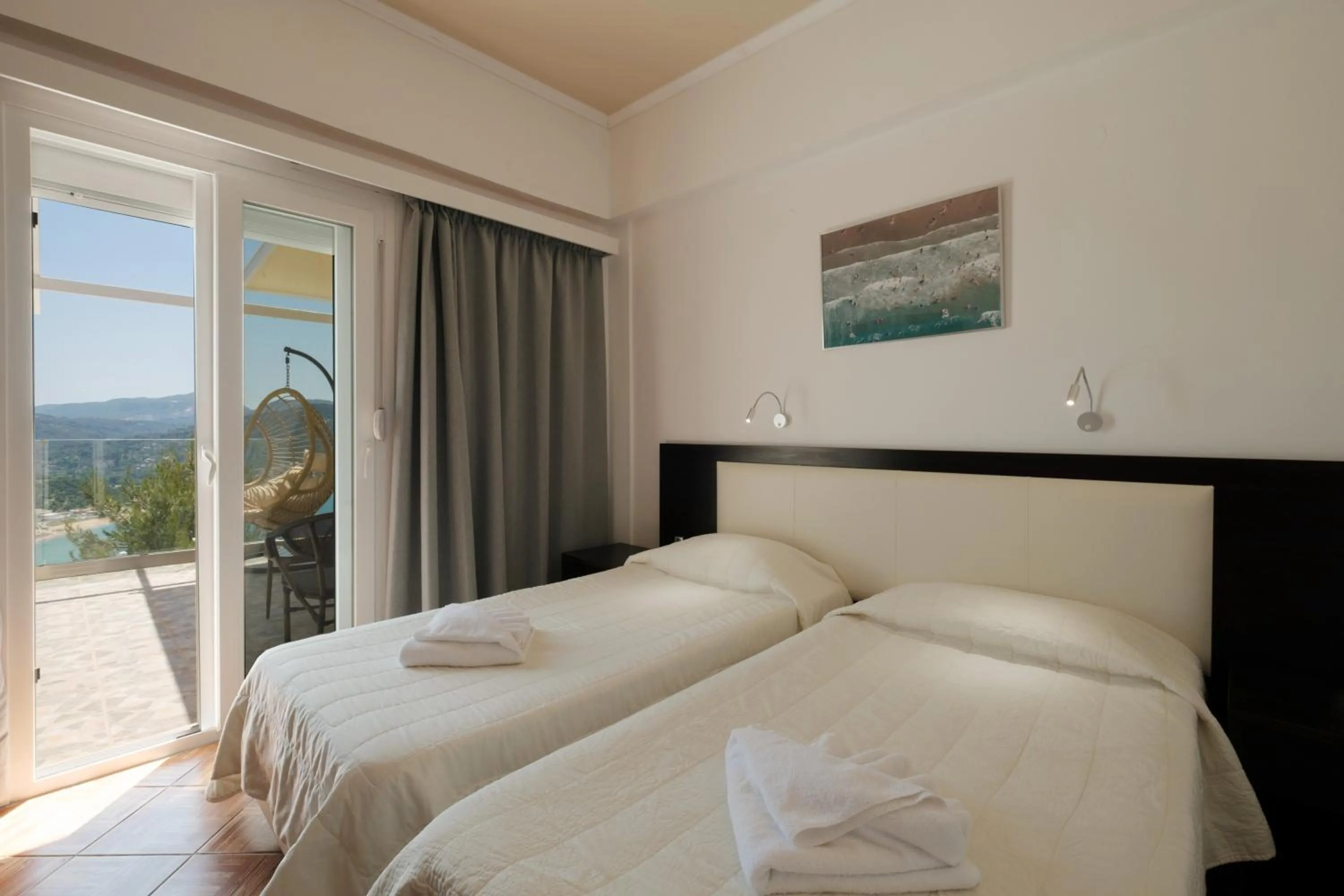 Bed in Zeus Throne Suites