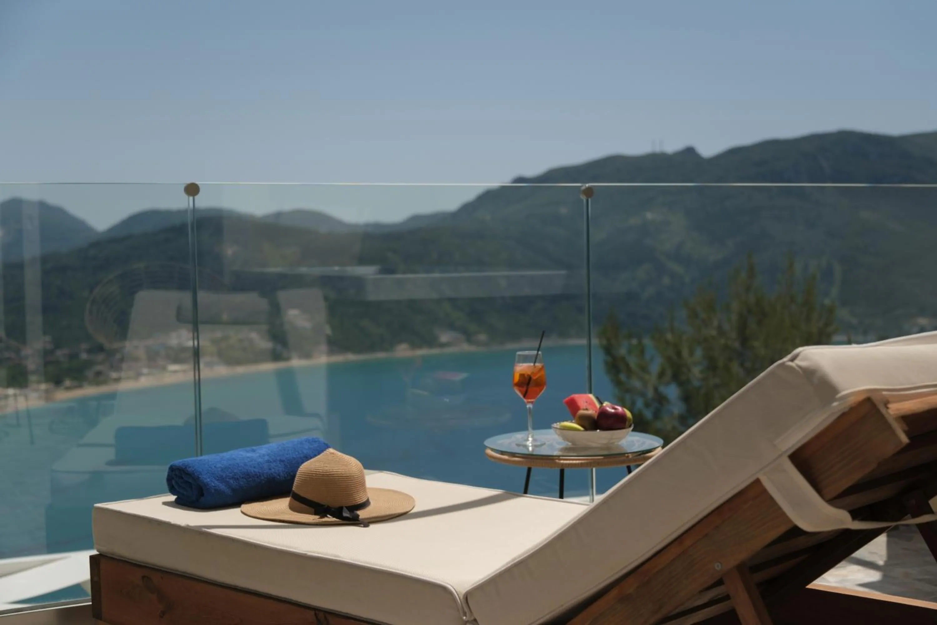 Location in Zeus Throne Suites