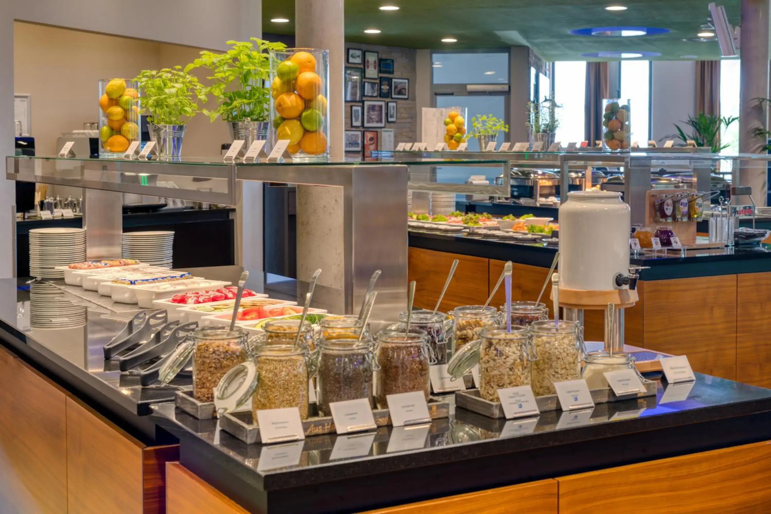 Restaurant/places to eat in Hilton Garden Inn Stuttgart NeckarPark Restaurant/places to eat in Hilton Garden Inn Stuttgart NeckarPark