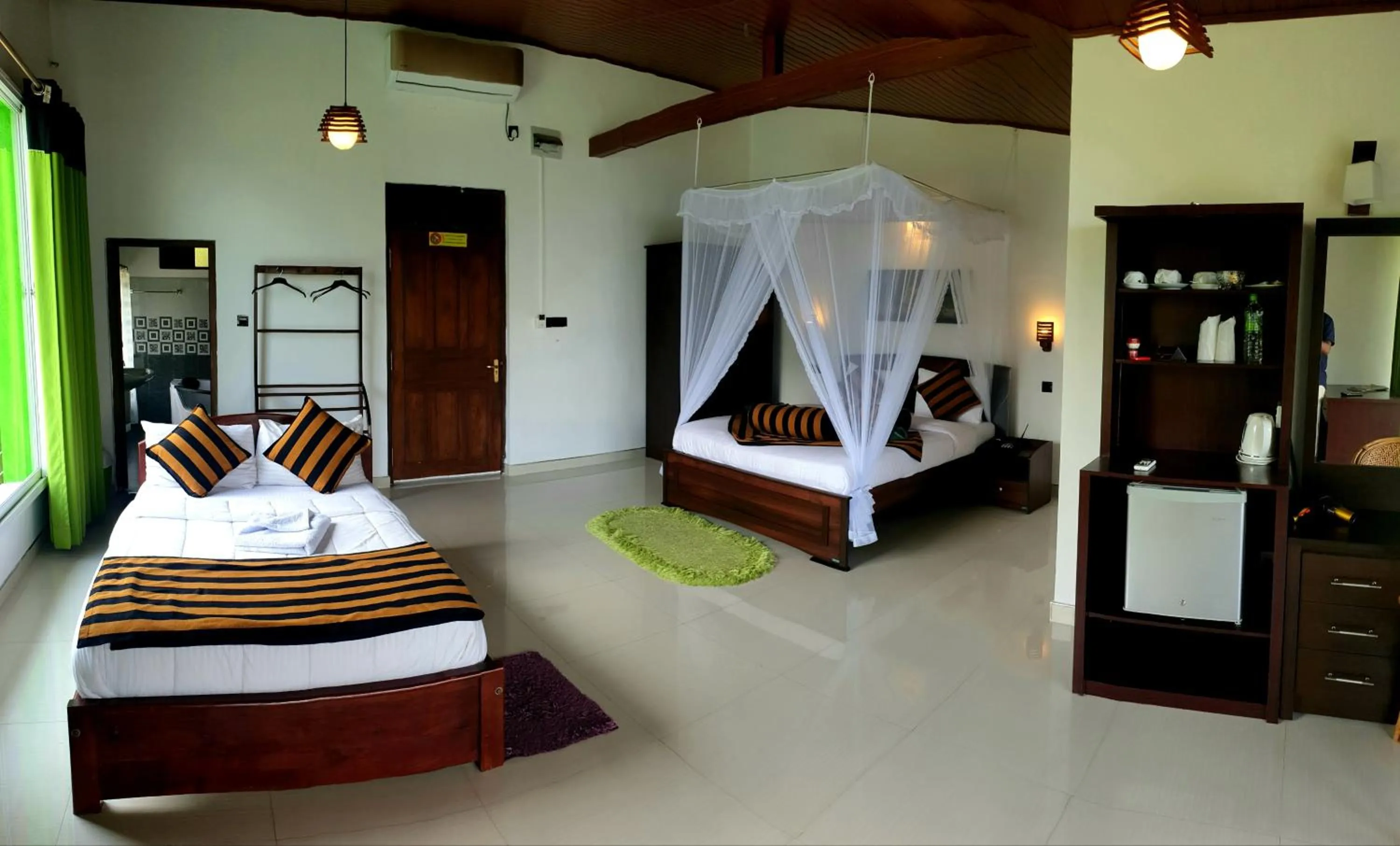 Photo of the whole room, Bed in Hotel Ella`s Edge