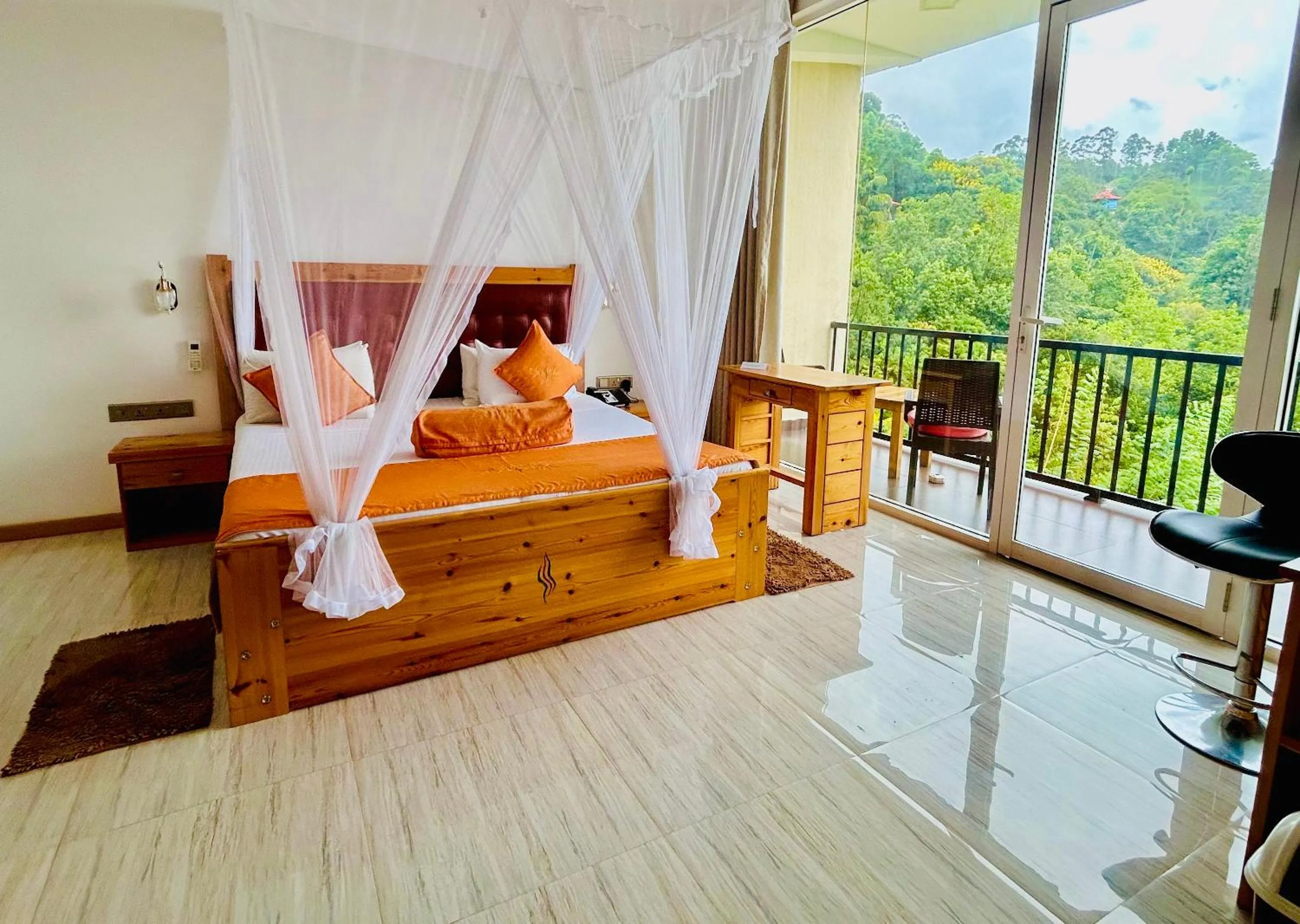 Photo of the whole room, Bed in Hotel Ella`s Edge