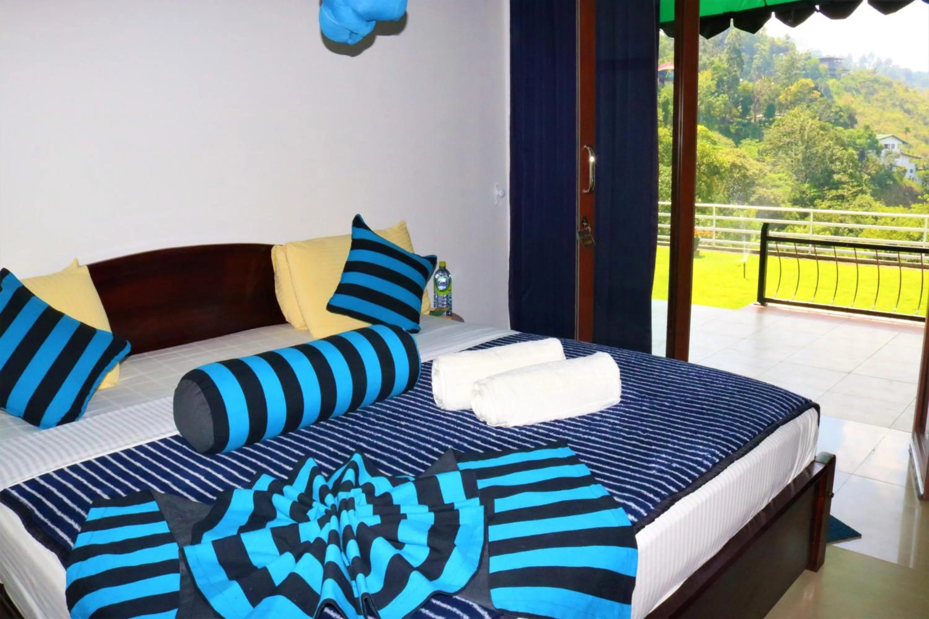 Bed in Hotel Ella`s Edge