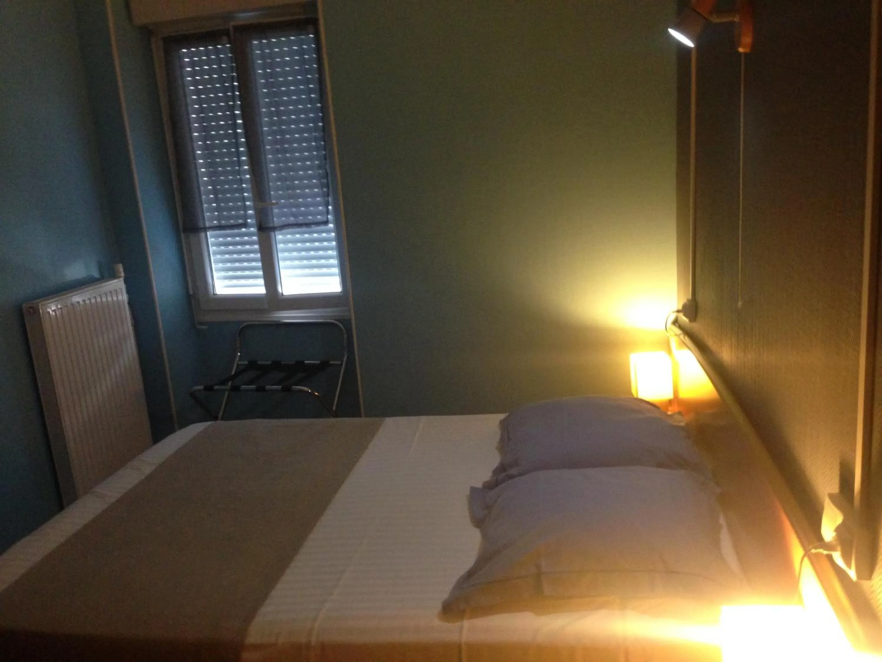 Bedroom, Bed in Hôtel Thermidor