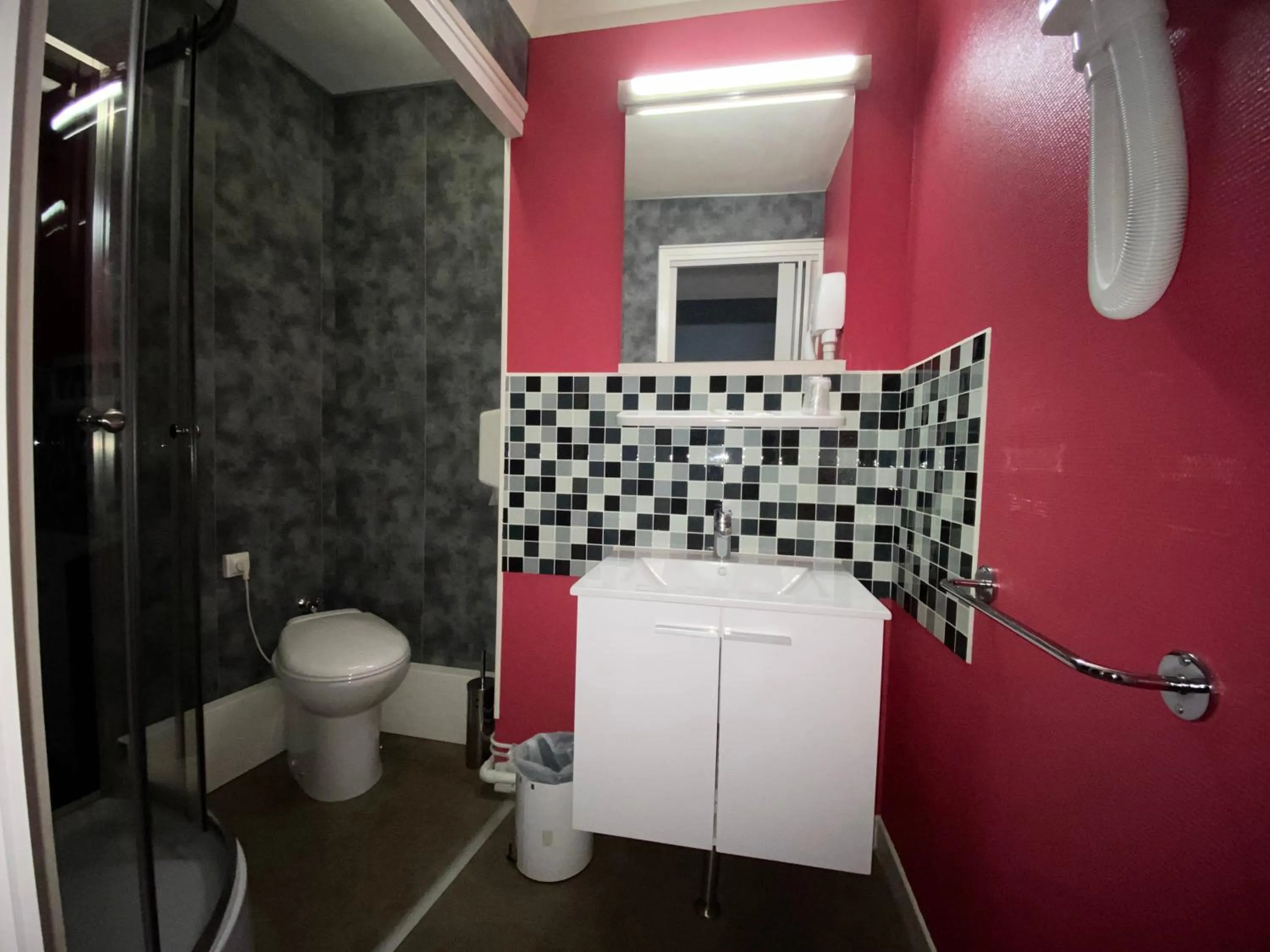 Bathroom in Hôtel Thermidor