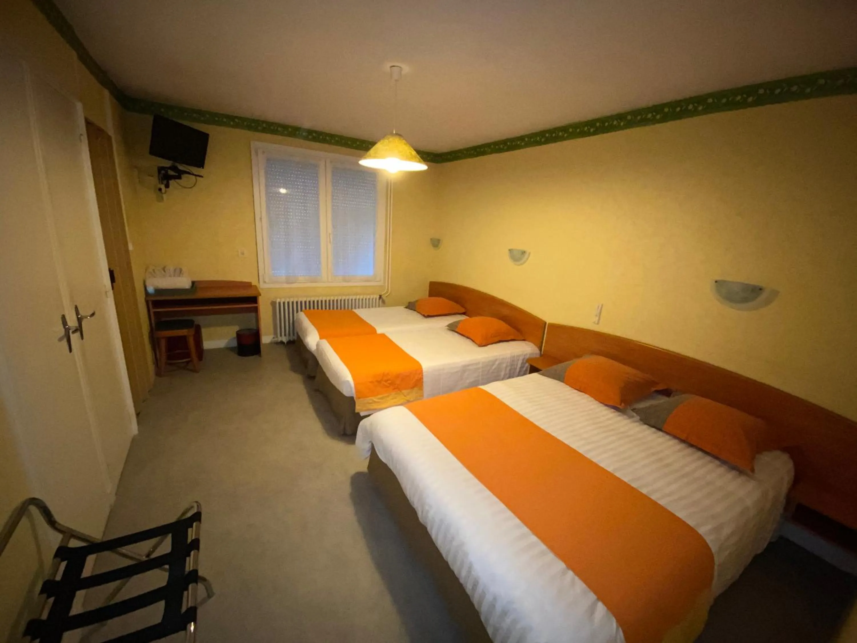 Photo of the whole room, Bed in Hôtel Thermidor