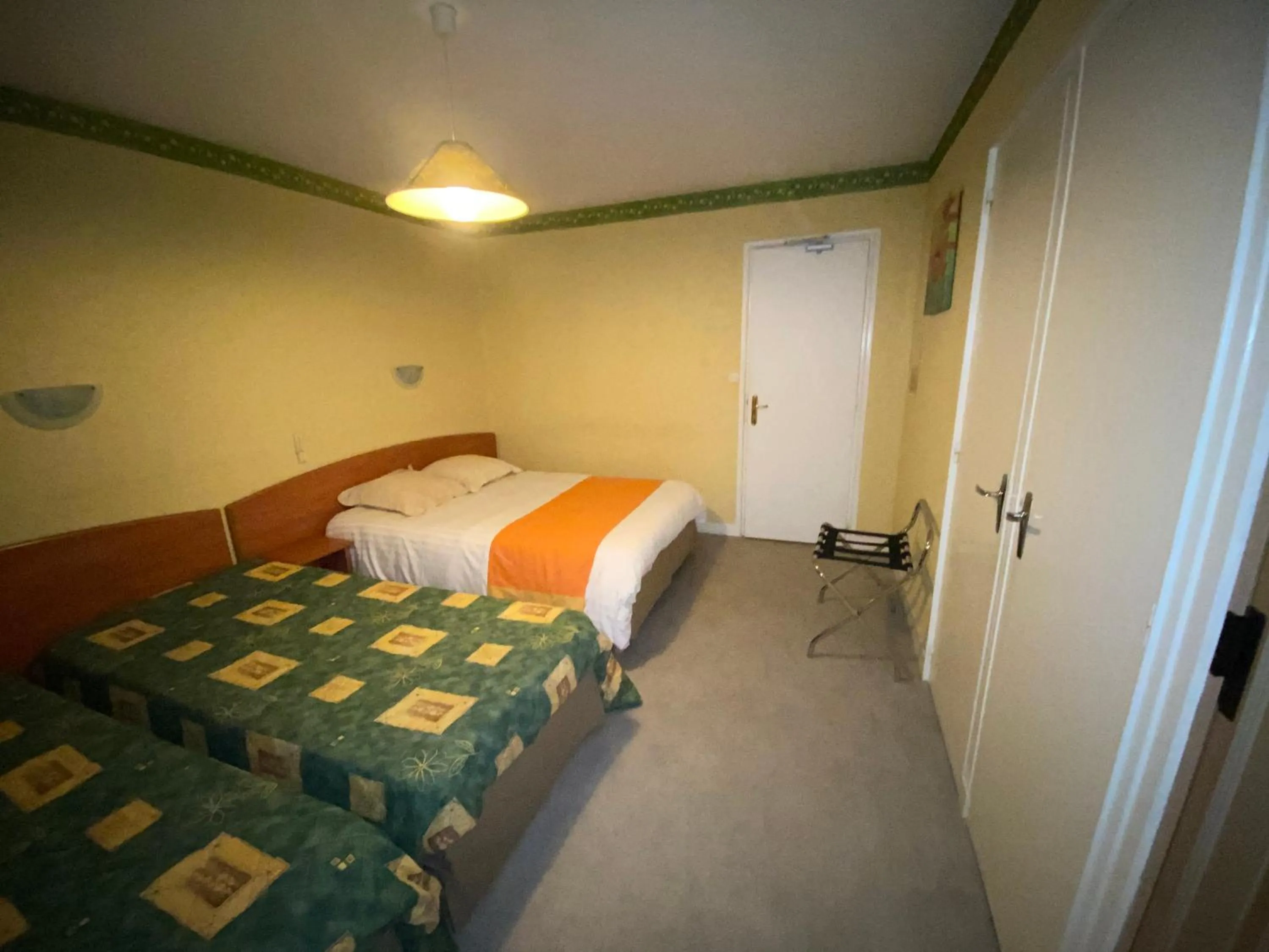 Bed in Hôtel Thermidor