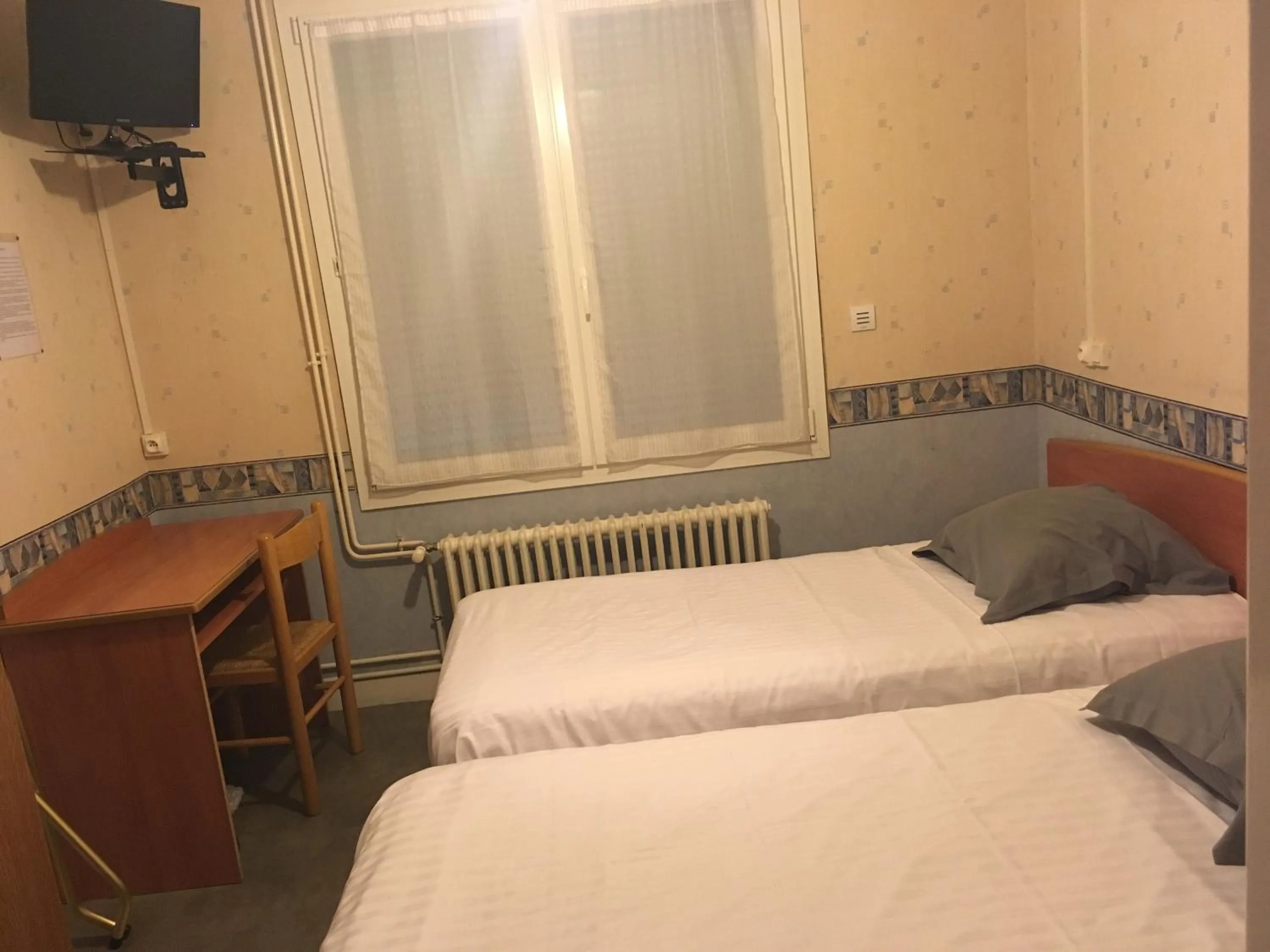 Bed in Hôtel Thermidor