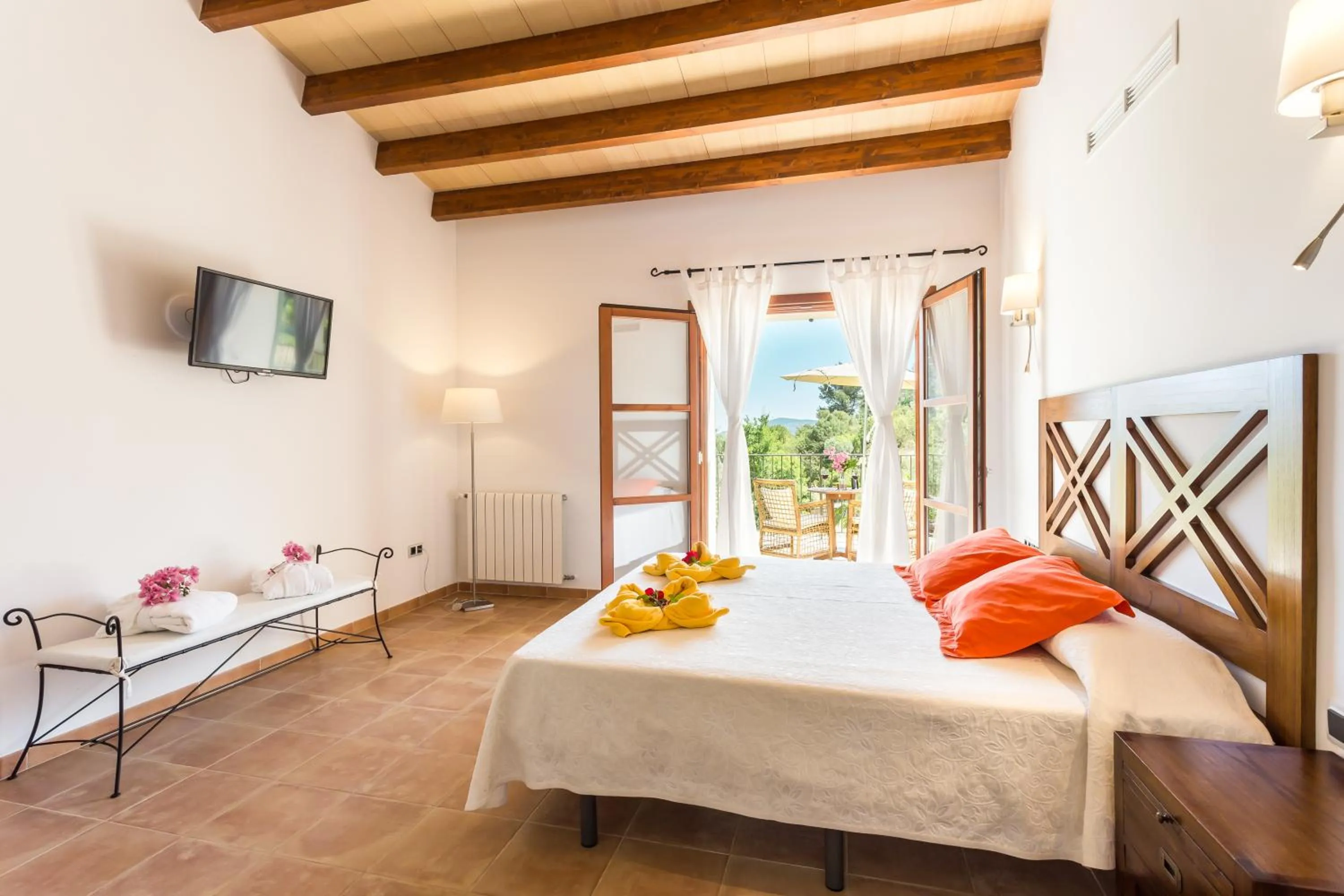 Photo of the whole room, Bed in Finca Son Ametler