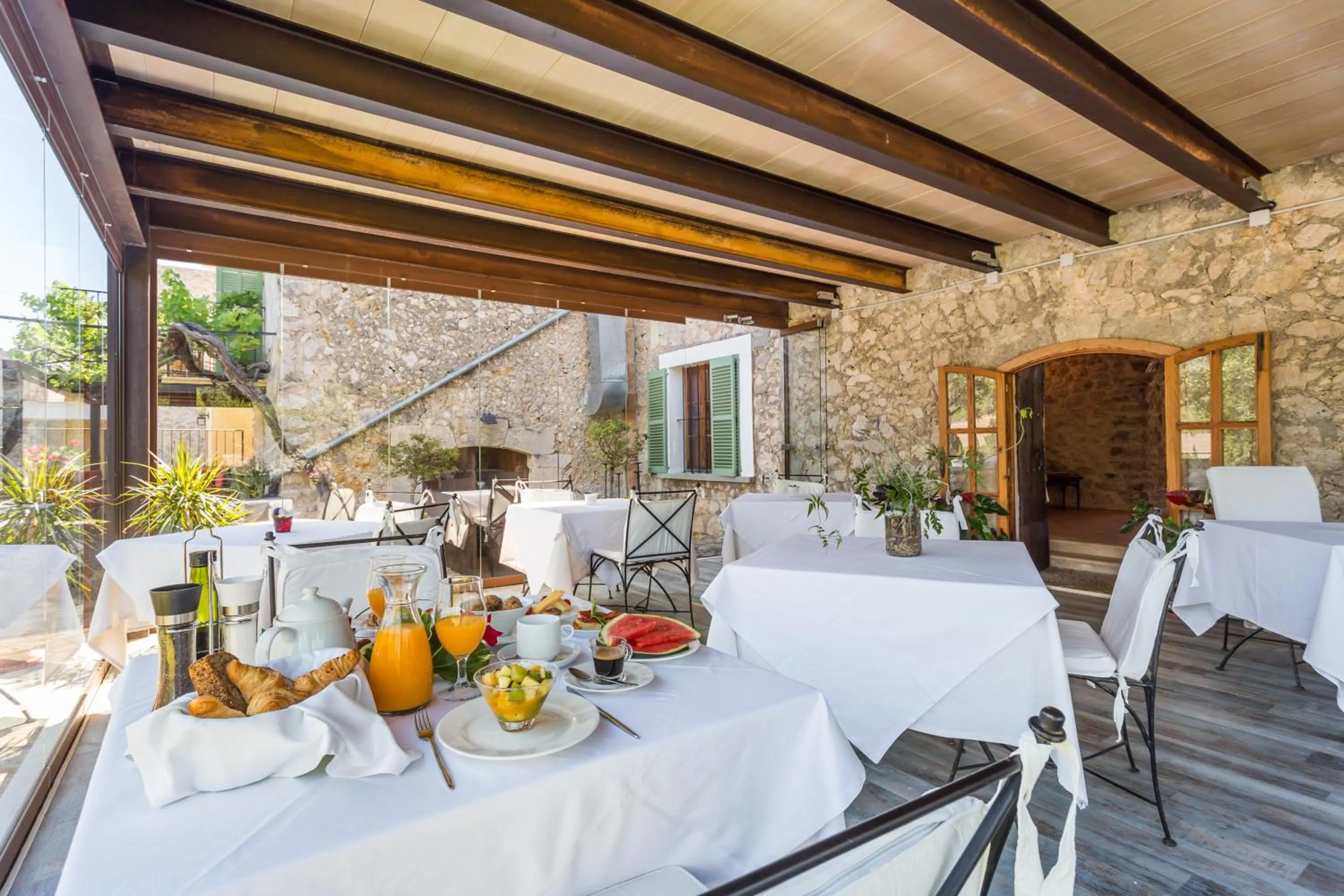 Buffet breakfast in Finca Son Ametler