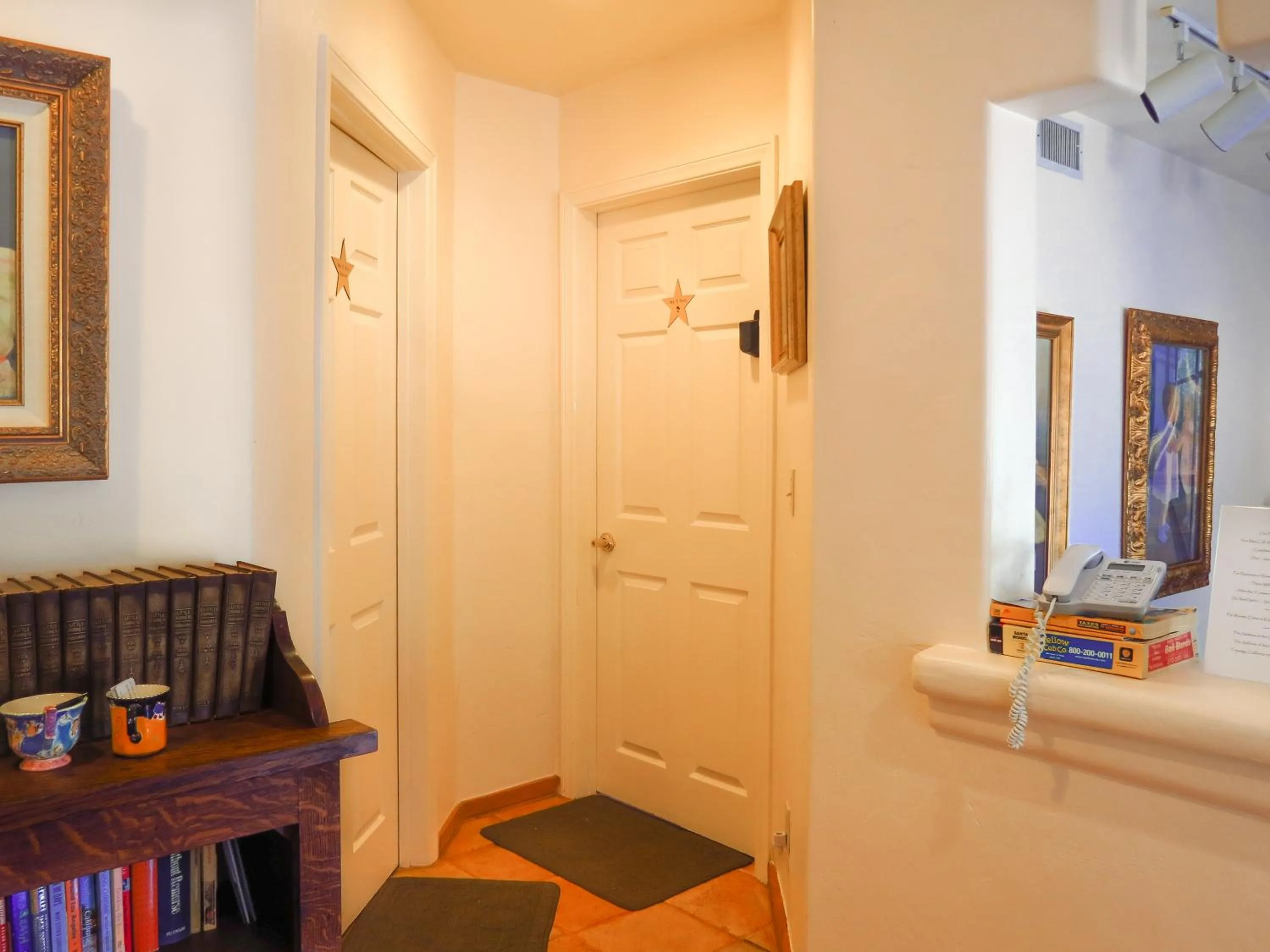 Bathroom in Topanga Canyon Inn Bed and Breakfast