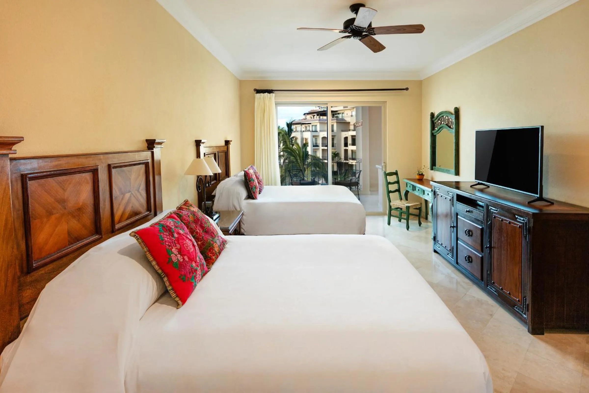 Bed in Villa La Estancia - Medano Beach Villas