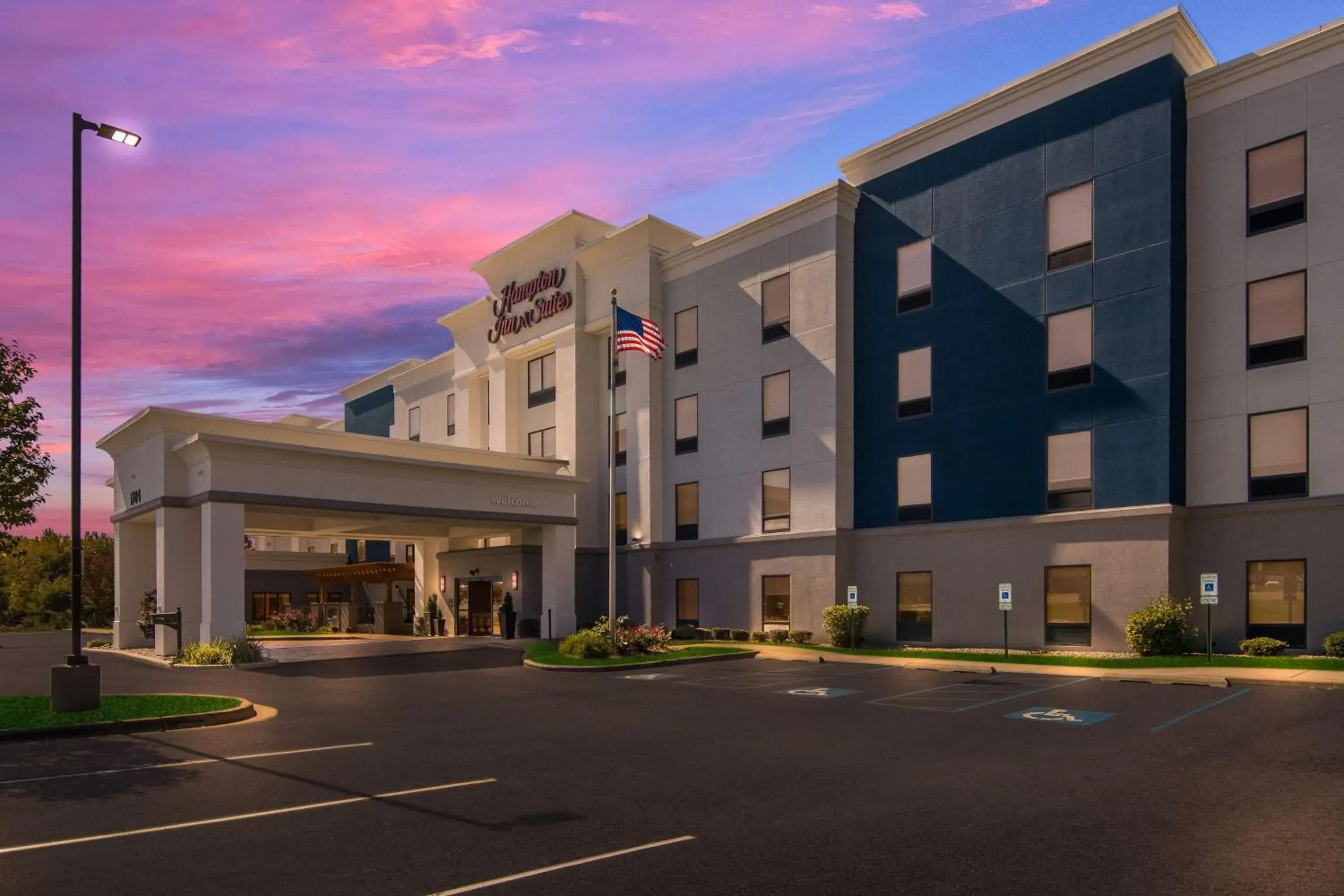 Property building in Hampton Inn & Suites Schererville Property building in Hampton Inn & Suites Schererville