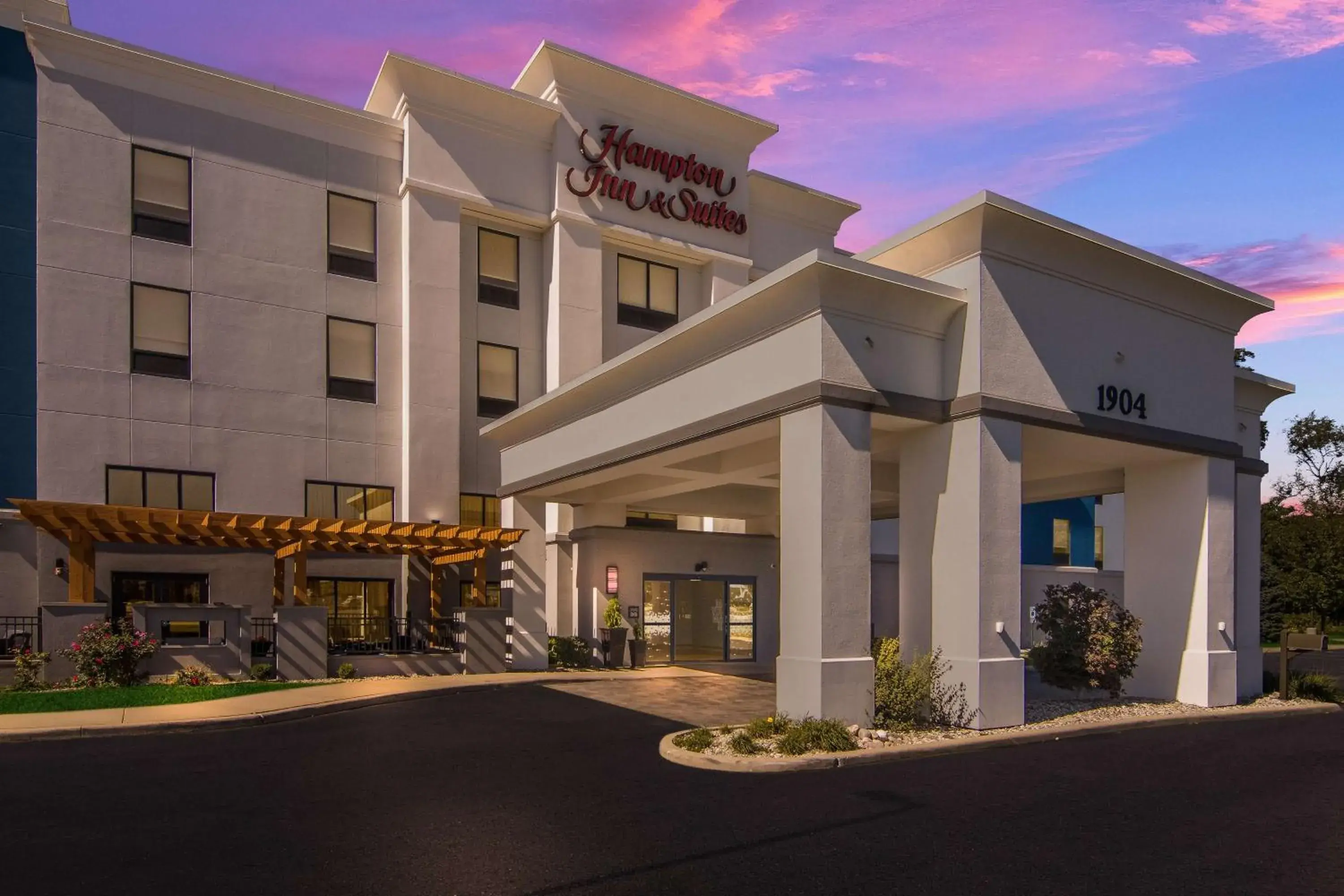 Property building in Hampton Inn & Suites Schererville Property building in Hampton Inn & Suites Schererville