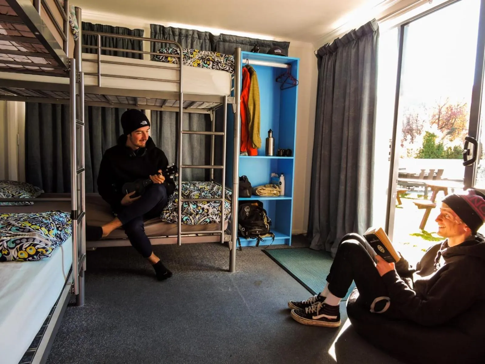 Bed in Mountain View Backpackers