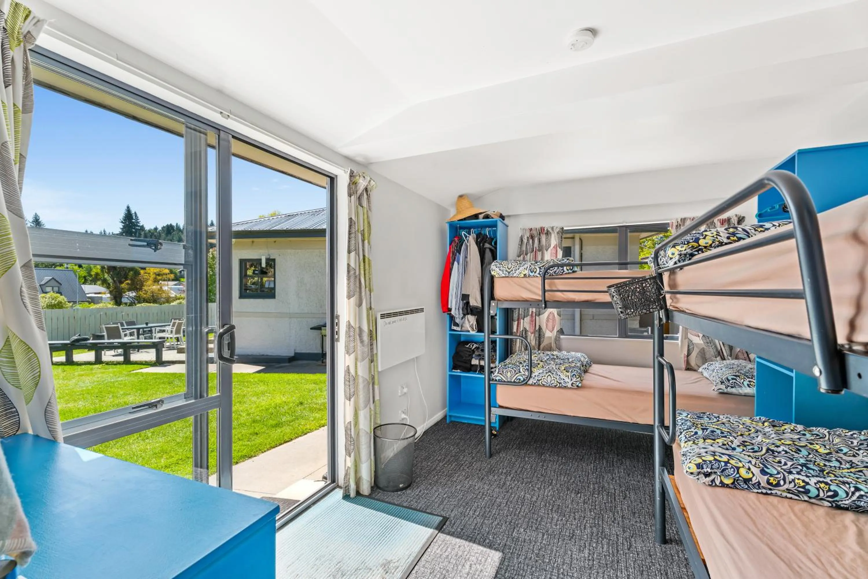 Bed in Mountain View Backpackers