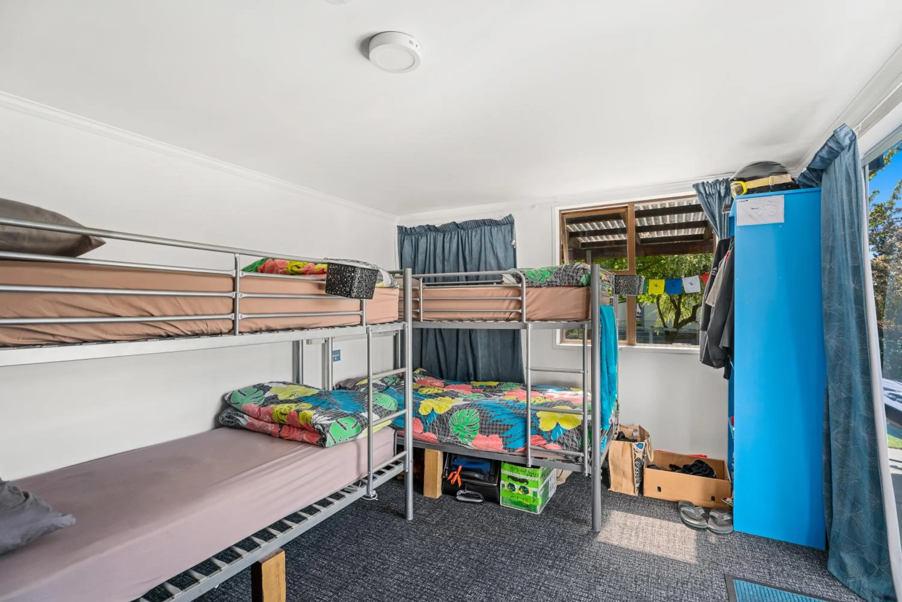 Bed in Mountain View Backpackers