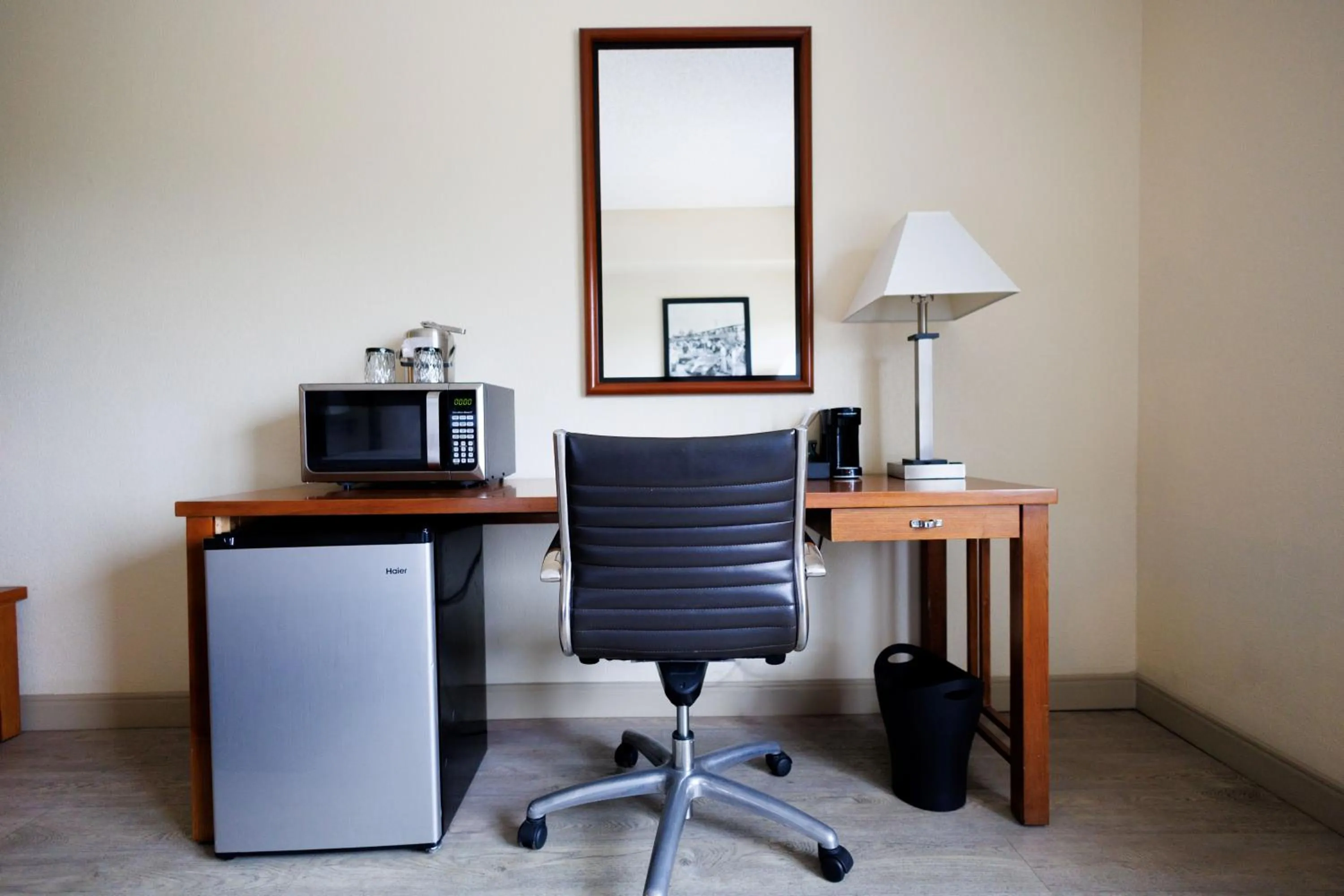 Seating area in SEVEN Sebring Raceway Hotel