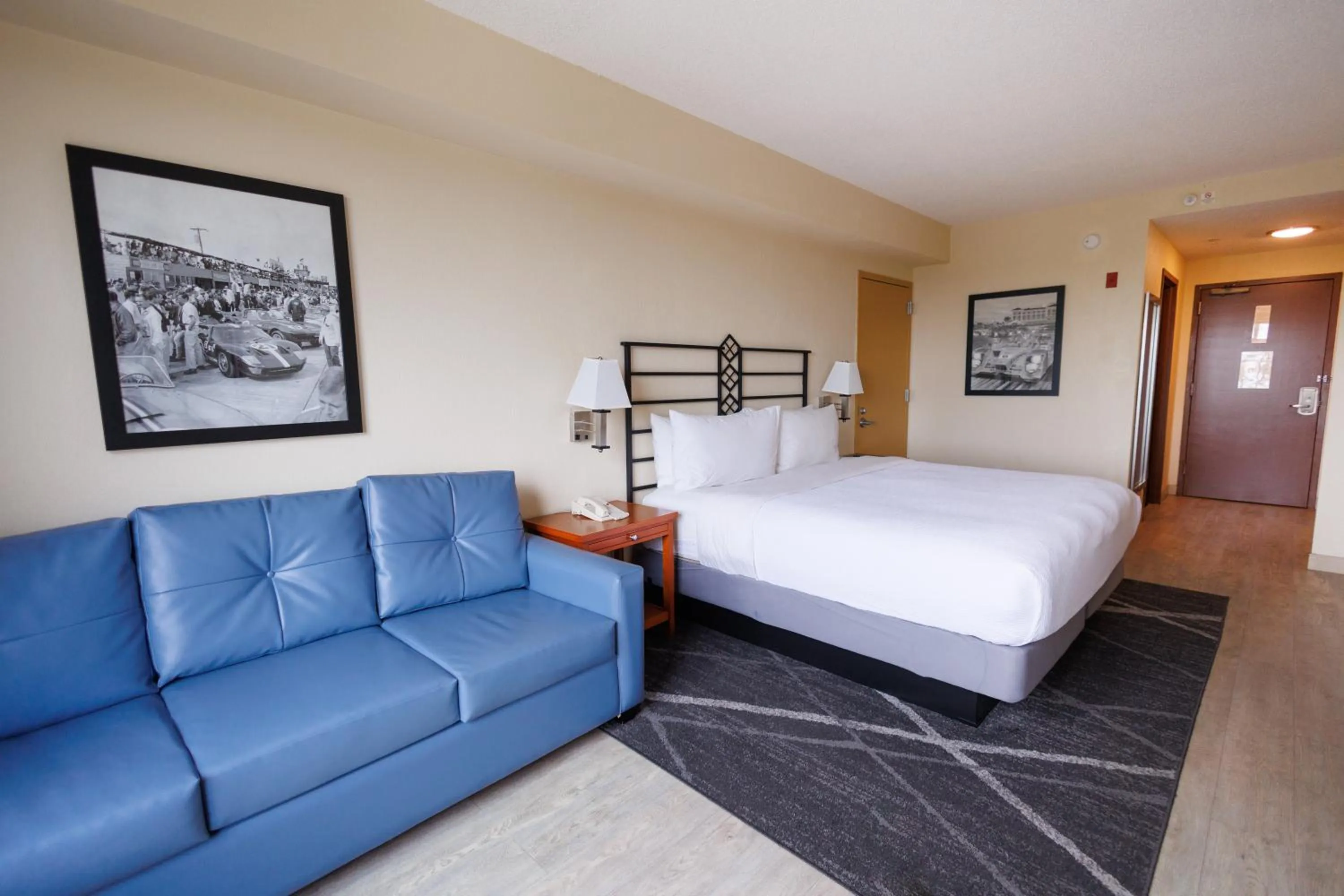 Bed in SEVEN Sebring Raceway Hotel