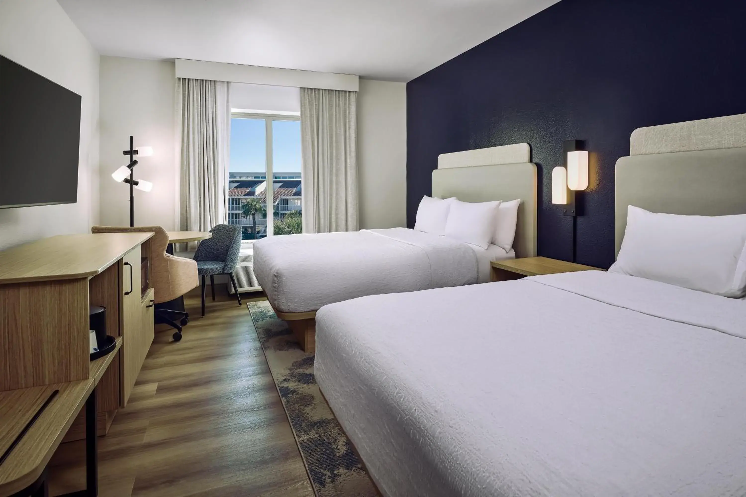 Bed in Hampton Inn & Suites Destin Bed in Hampton Inn & Suites Destin