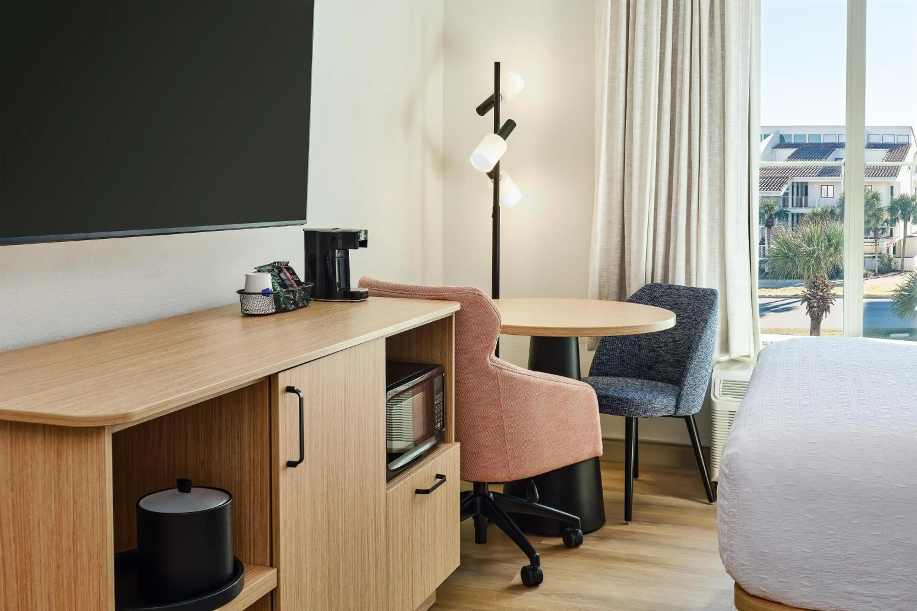 Bedroom, Bed in Hampton Inn & Suites Destin