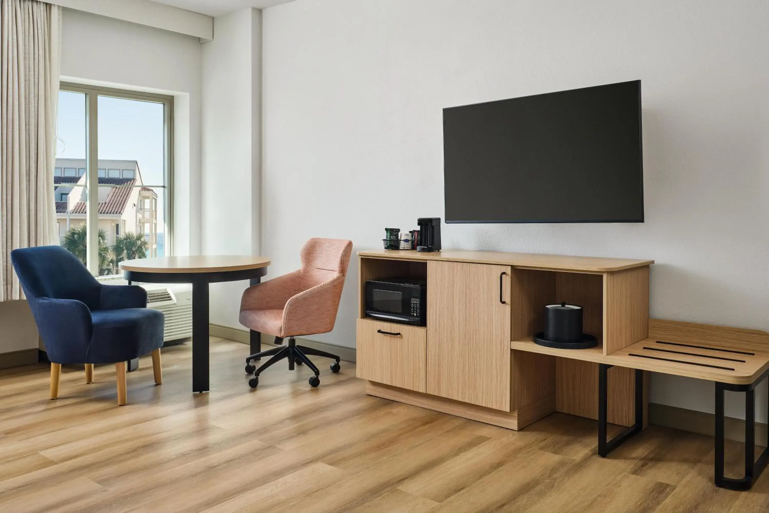 Bedroom in Hampton Inn & Suites Destin Bedroom in Hampton Inn & Suites Destin