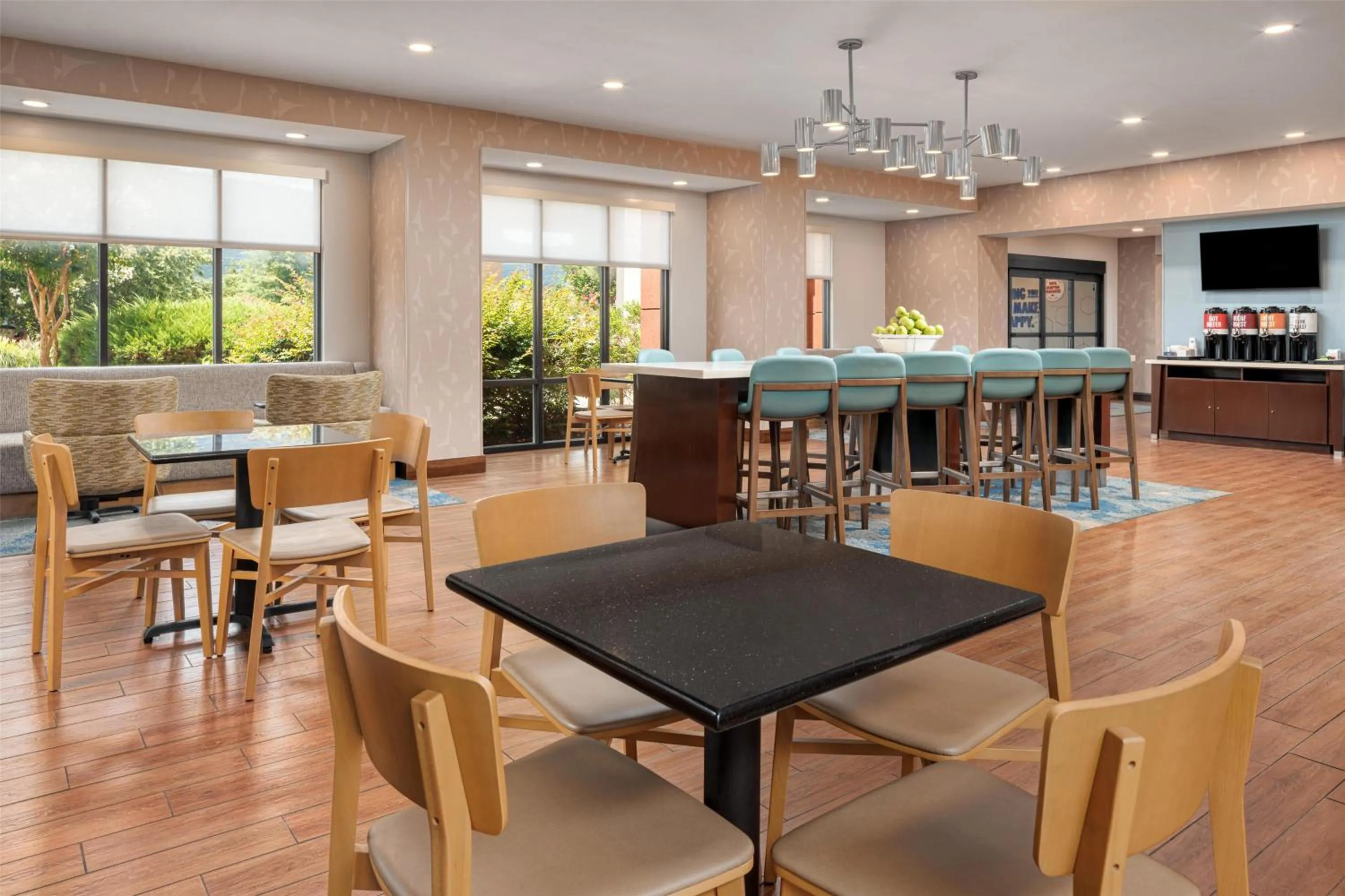 Breakfast in Hampton Inn Kimball