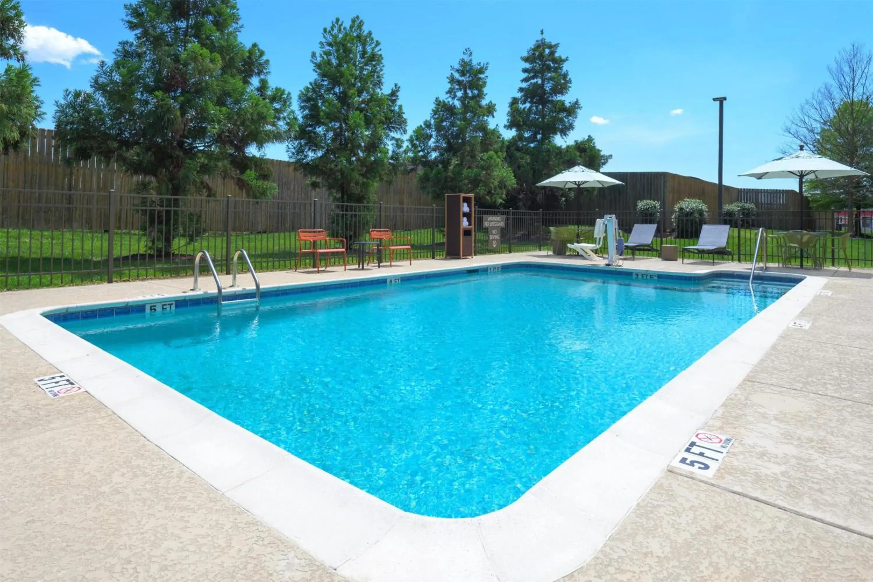 Pool view in Hampton Inn Kimball Pool view in Hampton Inn Kimball