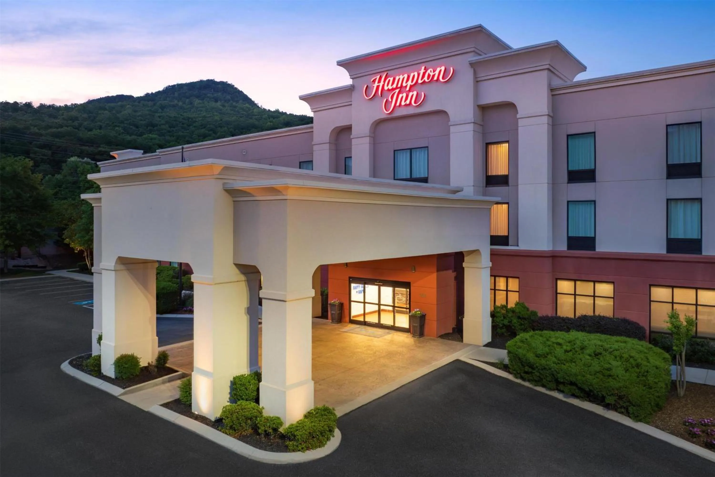Property building in Hampton Inn Kimball