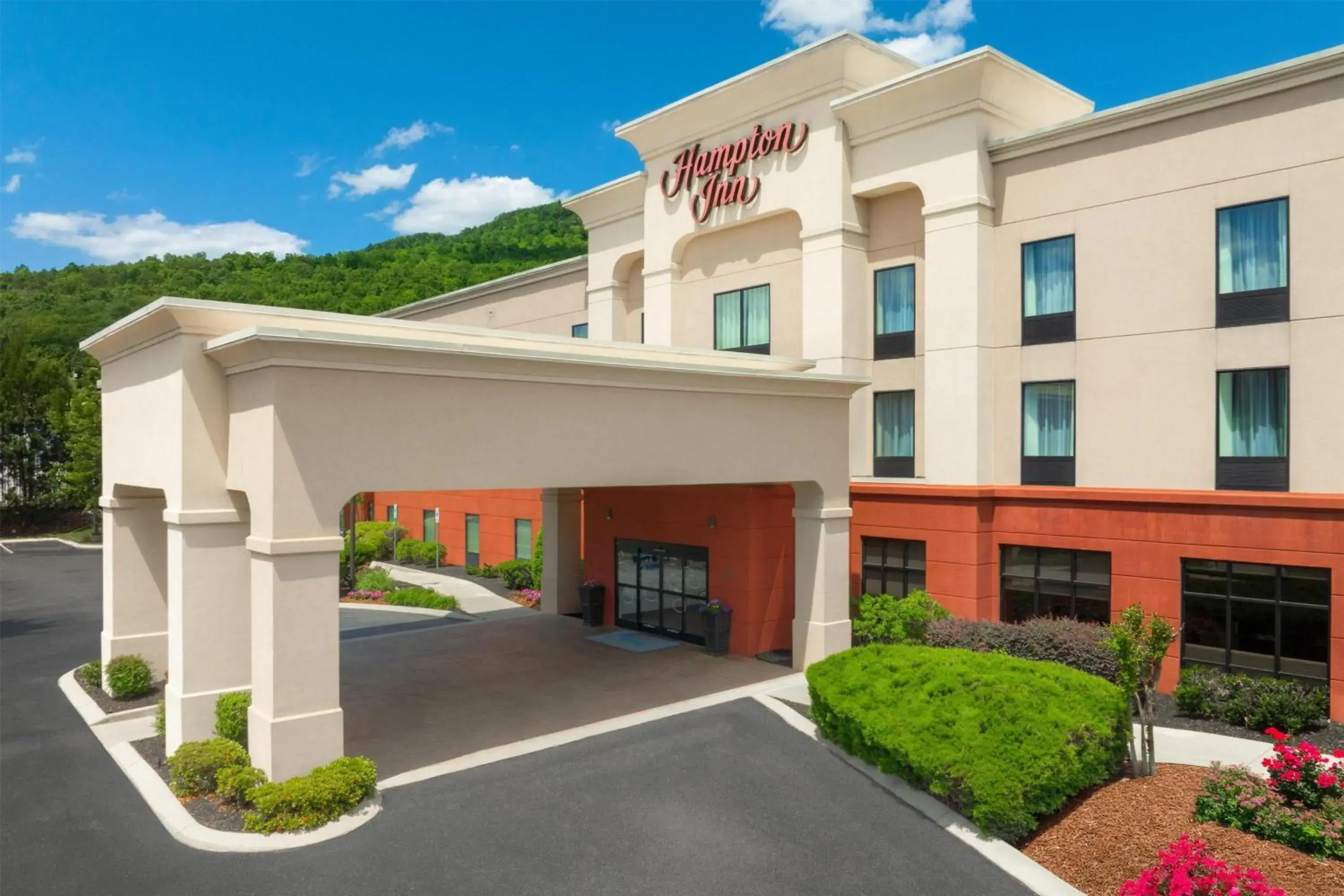 Property building in Hampton Inn Kimball Property building in Hampton Inn Kimball