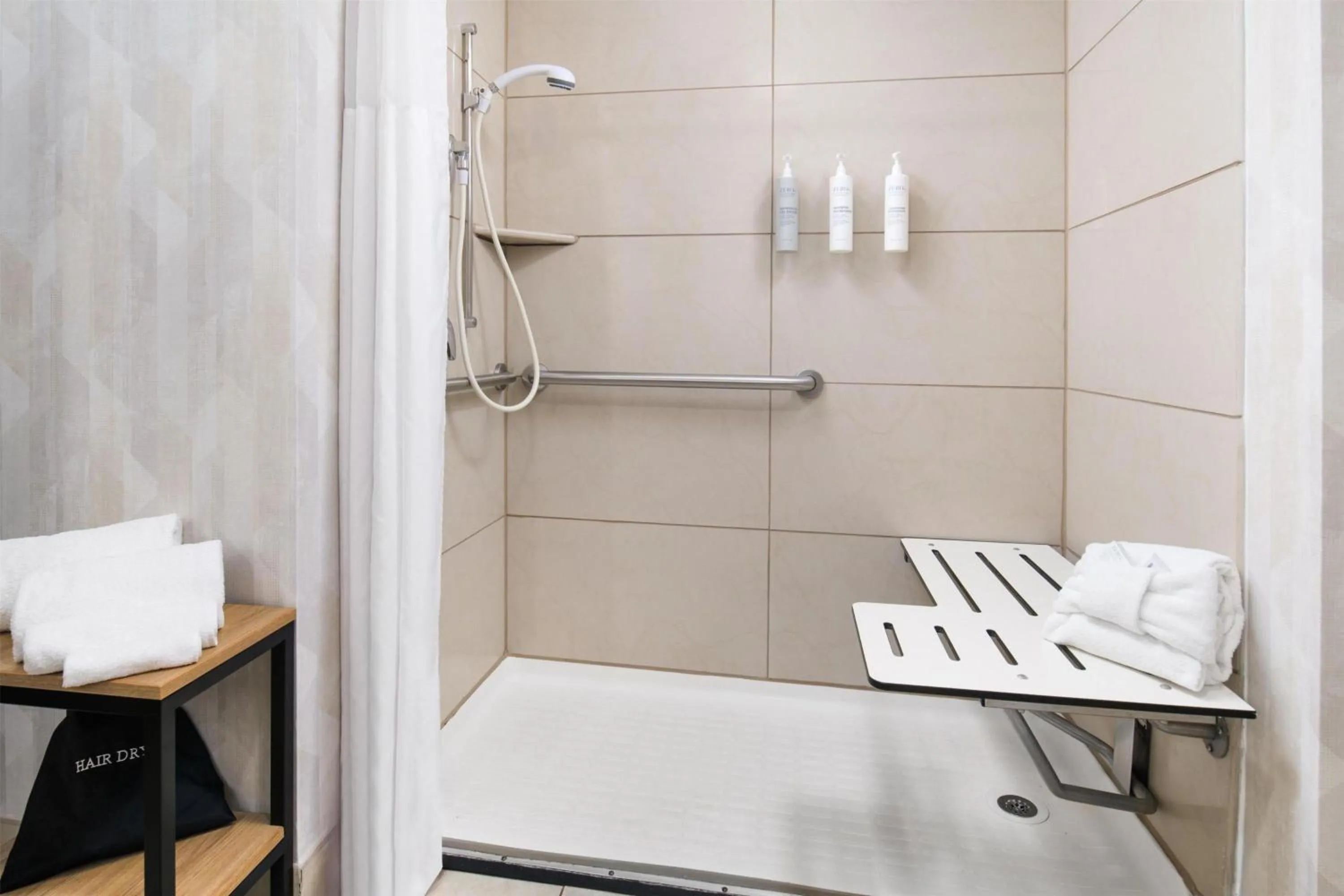 Bathroom in Hampton Inn Kimball