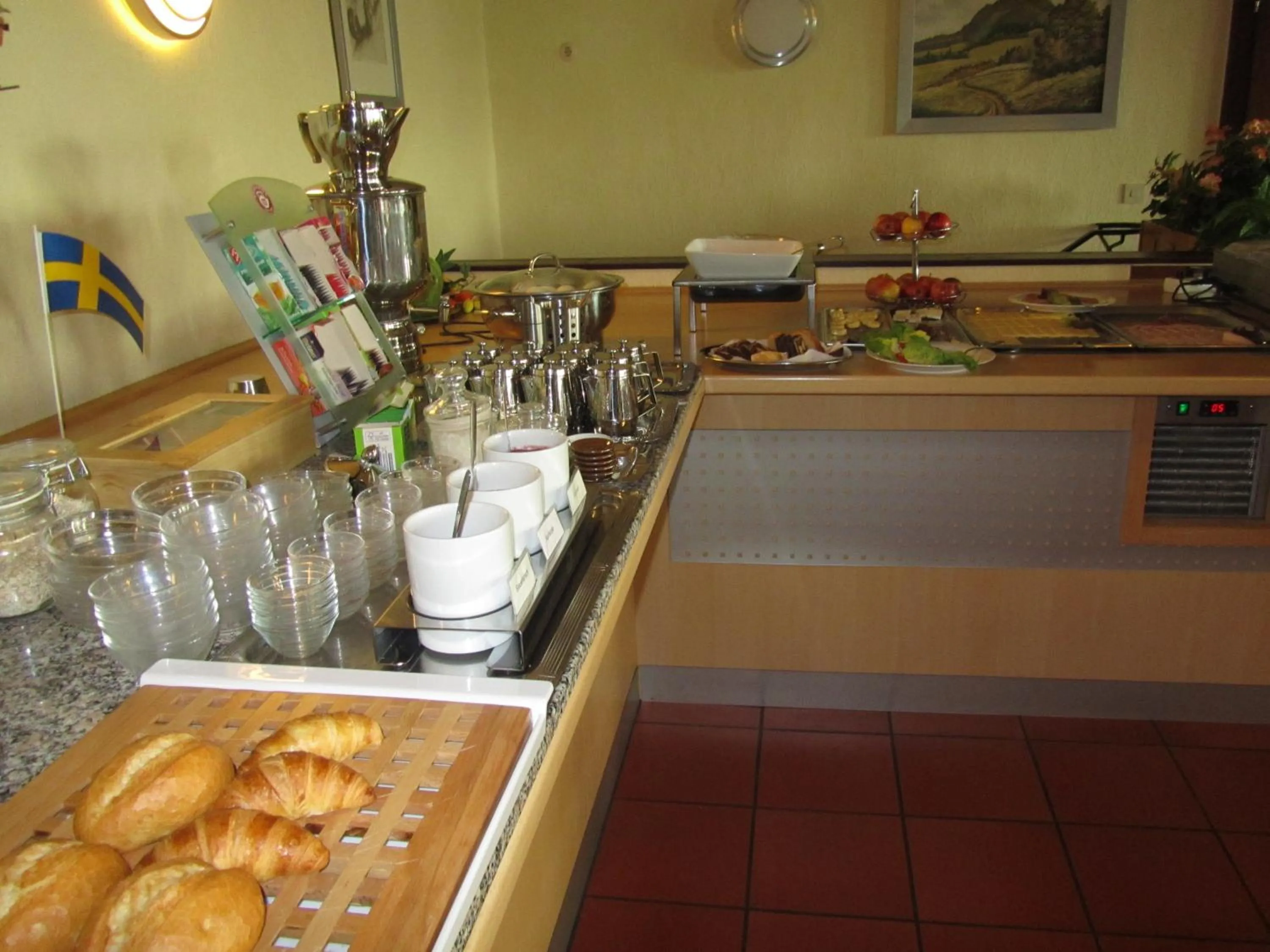 Buffet breakfast in Hotel zur Burg Nürburg