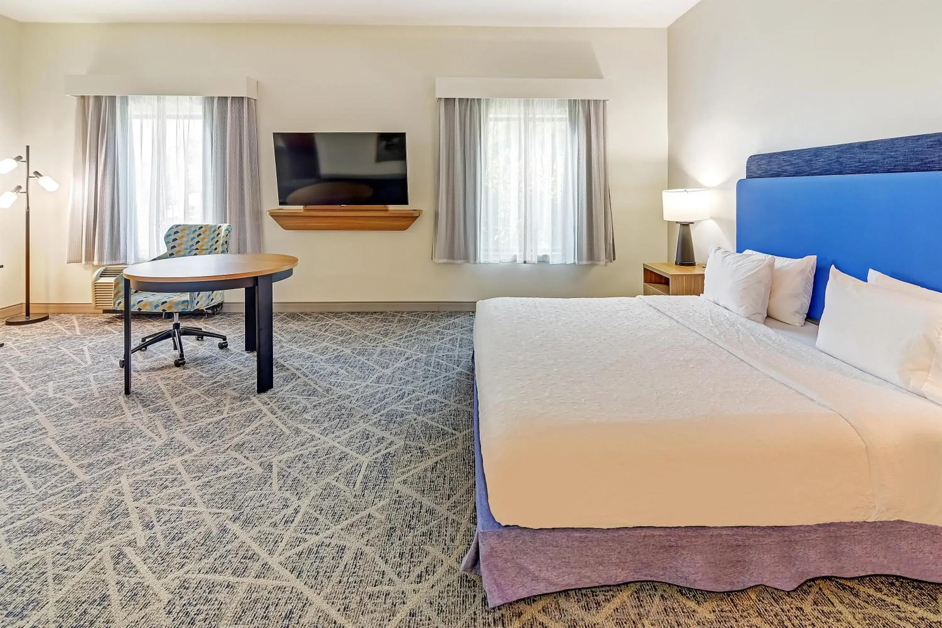 Bedroom, Bed in Hampton Inn Foley Bedroom, Bed in Hampton Inn Foley