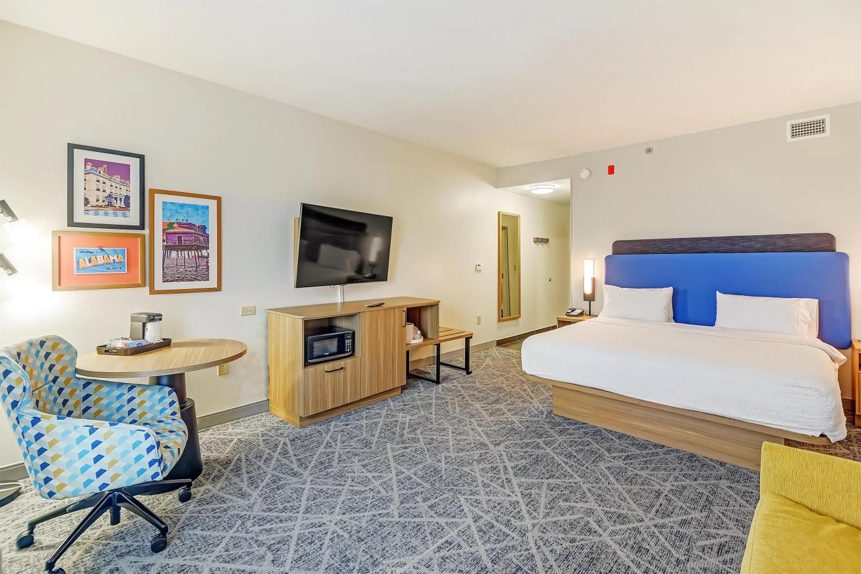 Bedroom, Bed in Hampton Inn Foley