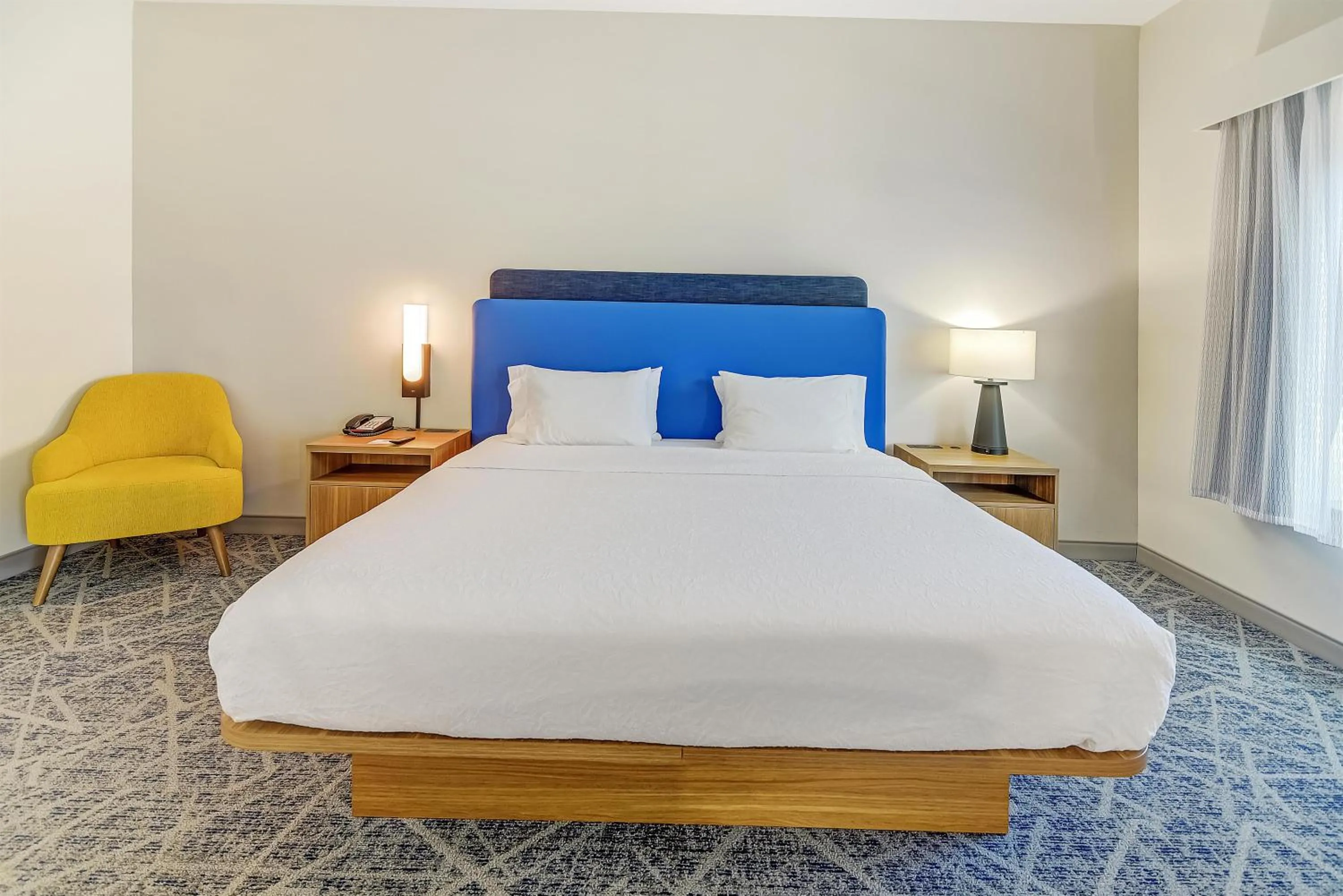 Bed in Hampton Inn Foley