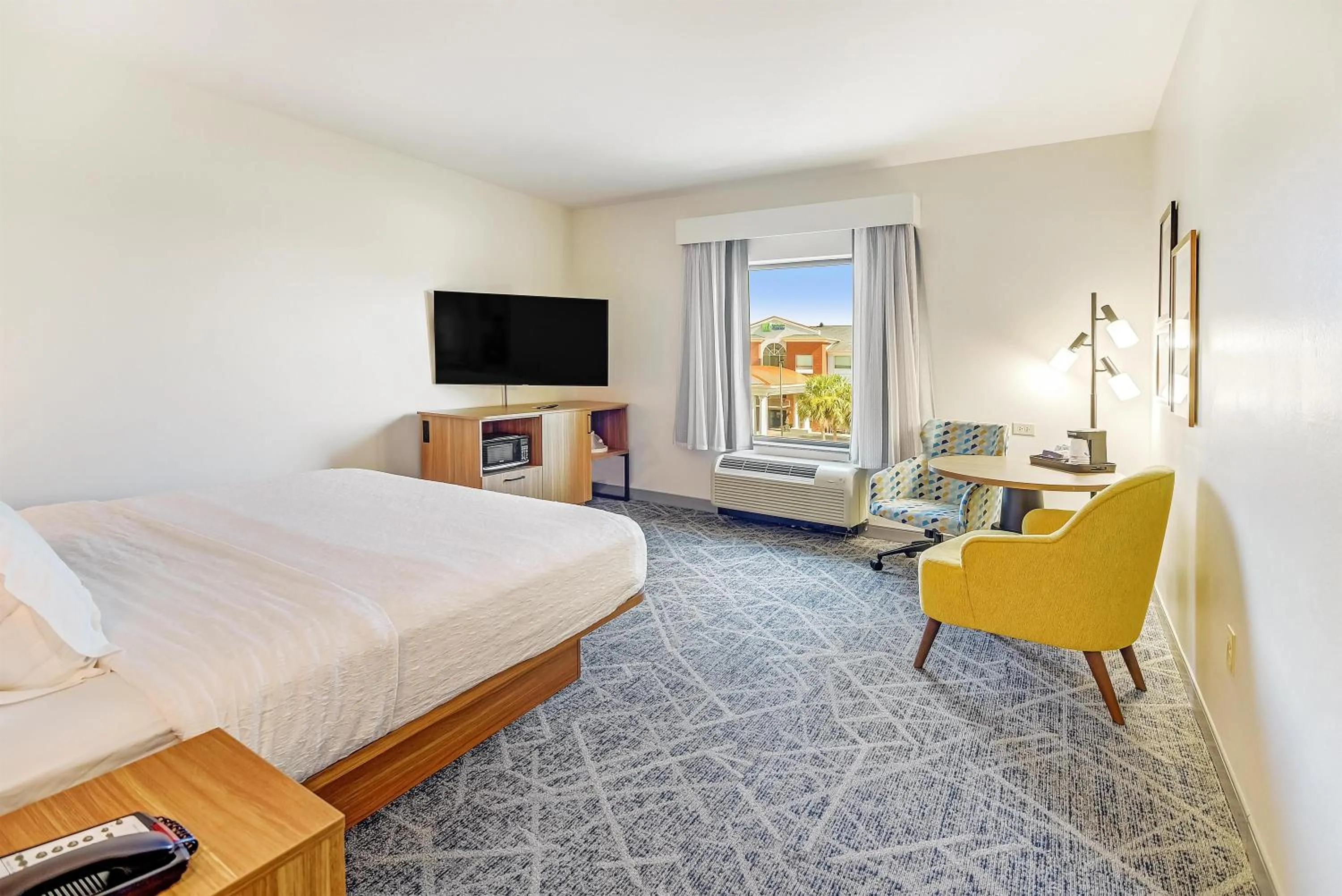 Bed in Hampton Inn Foley