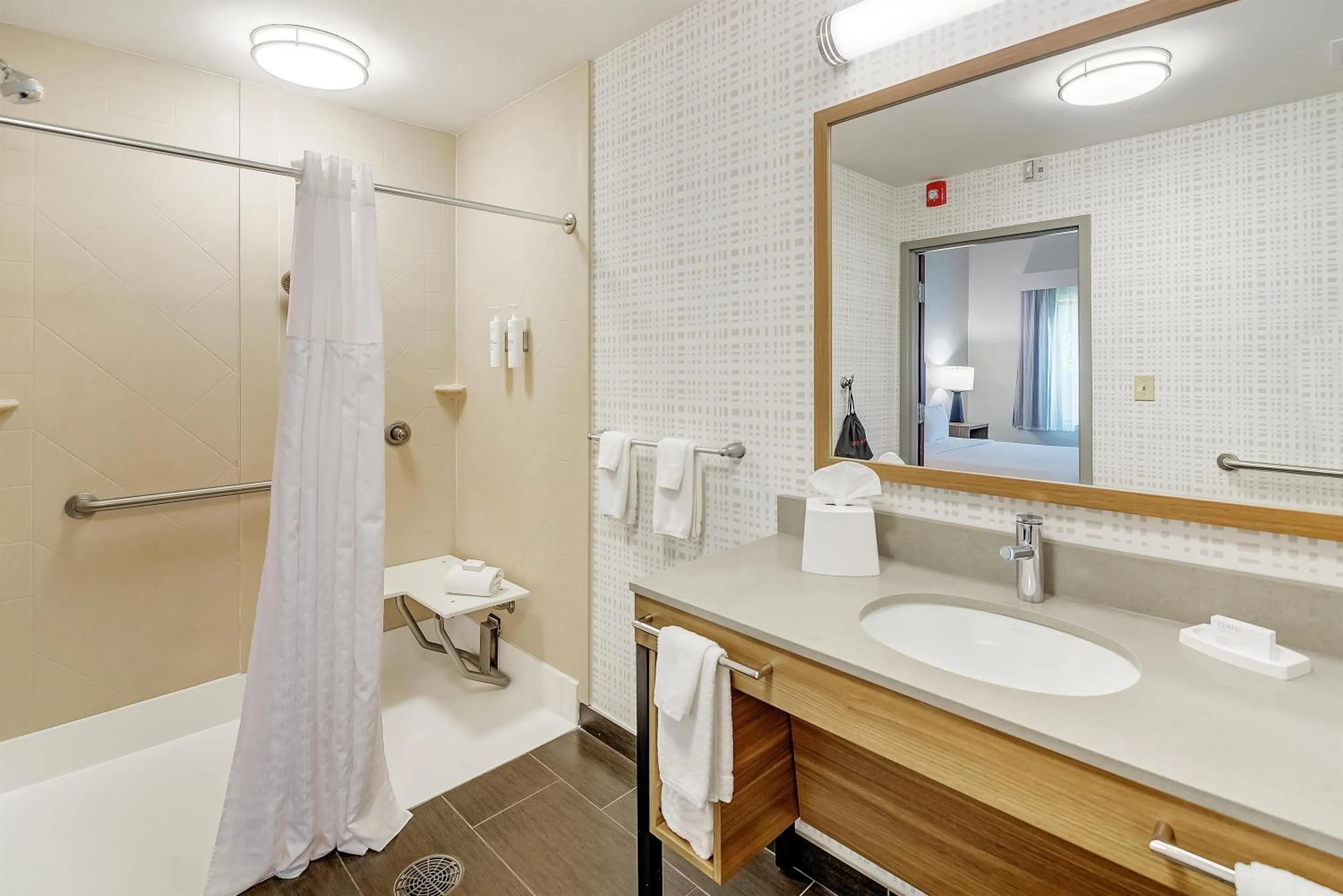 Bathroom in Hampton Inn Foley