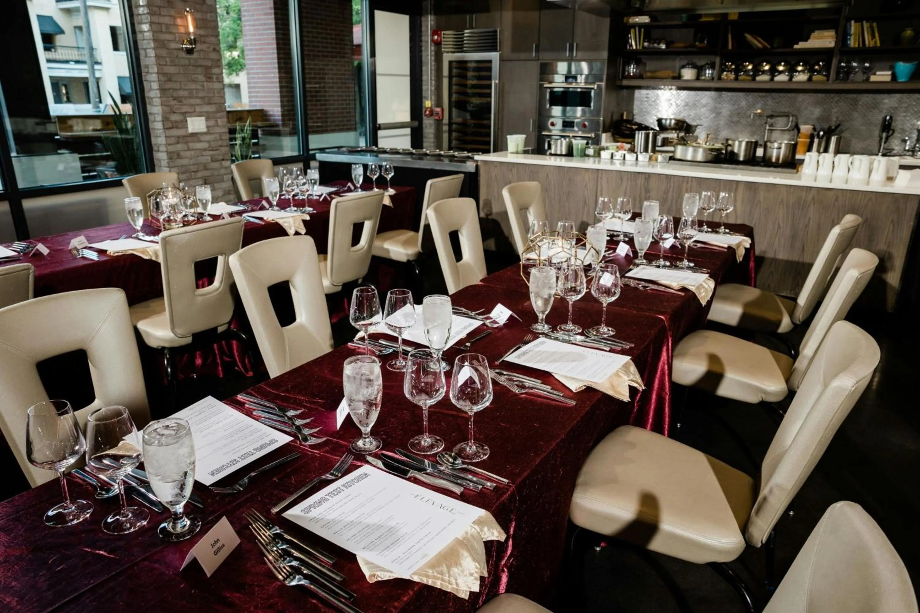 Entertainment in Epicurean Hotel, Autograph Collection