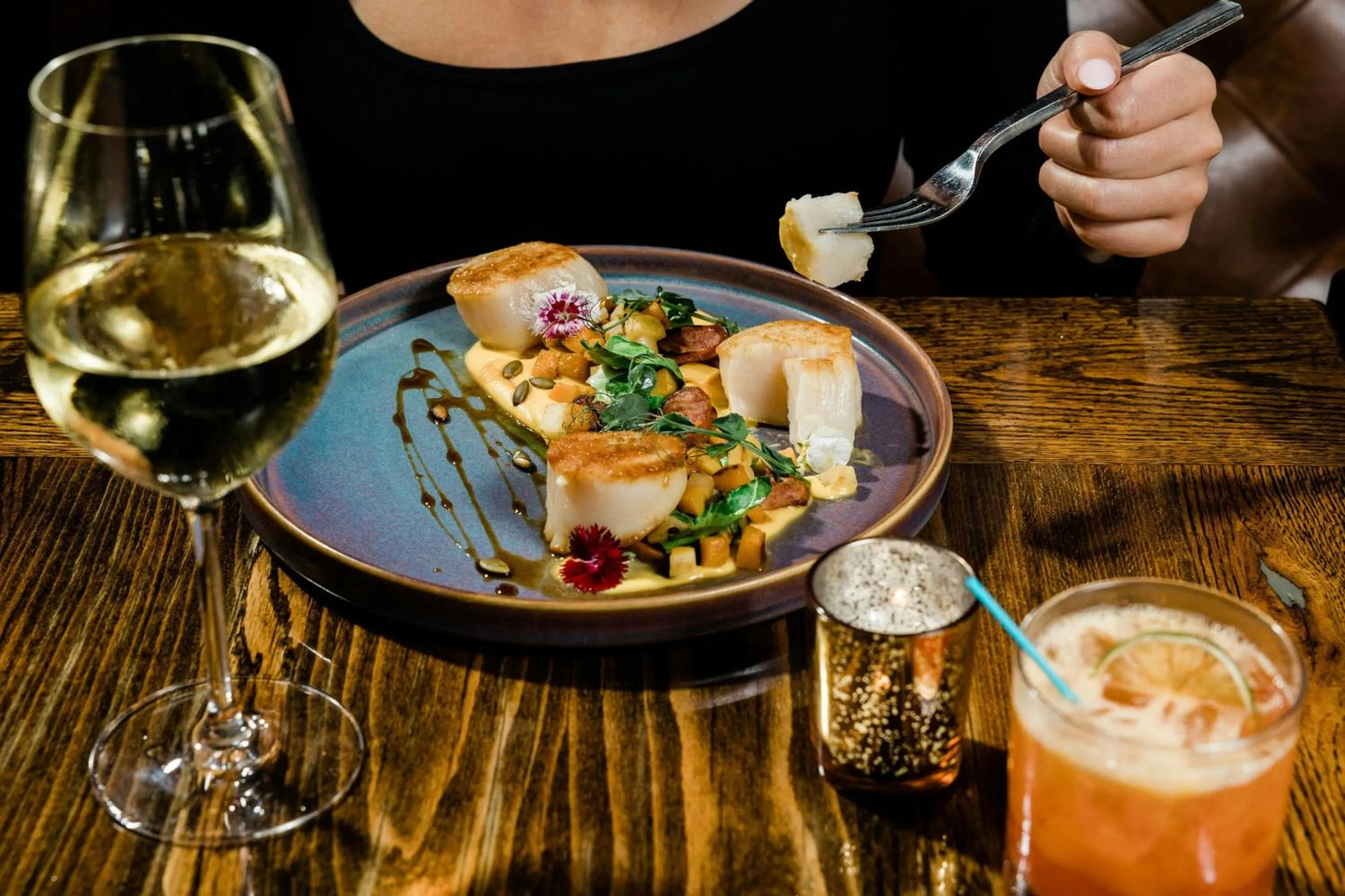 Lounge or bar in Epicurean Hotel, Autograph Collection