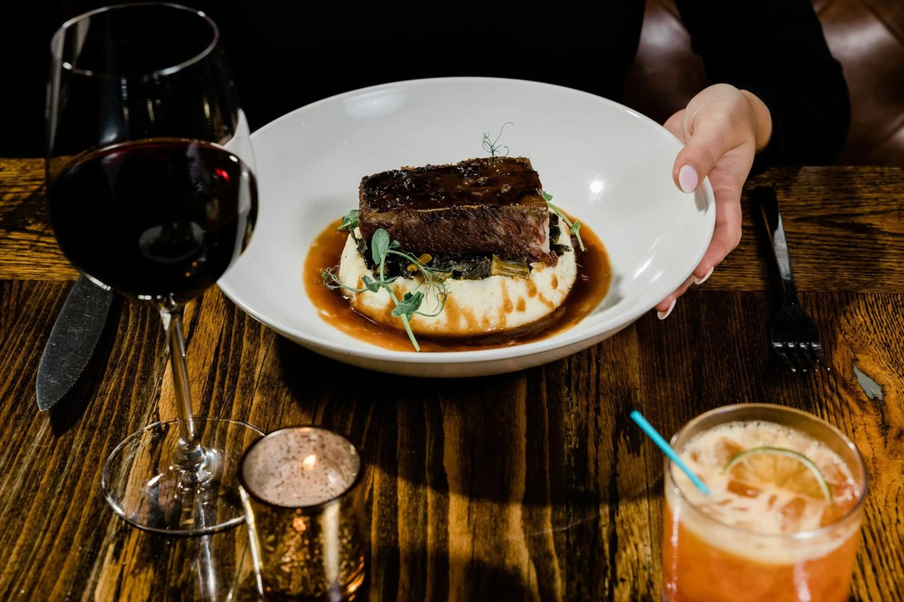 Lounge or bar in Epicurean Hotel, Autograph Collection