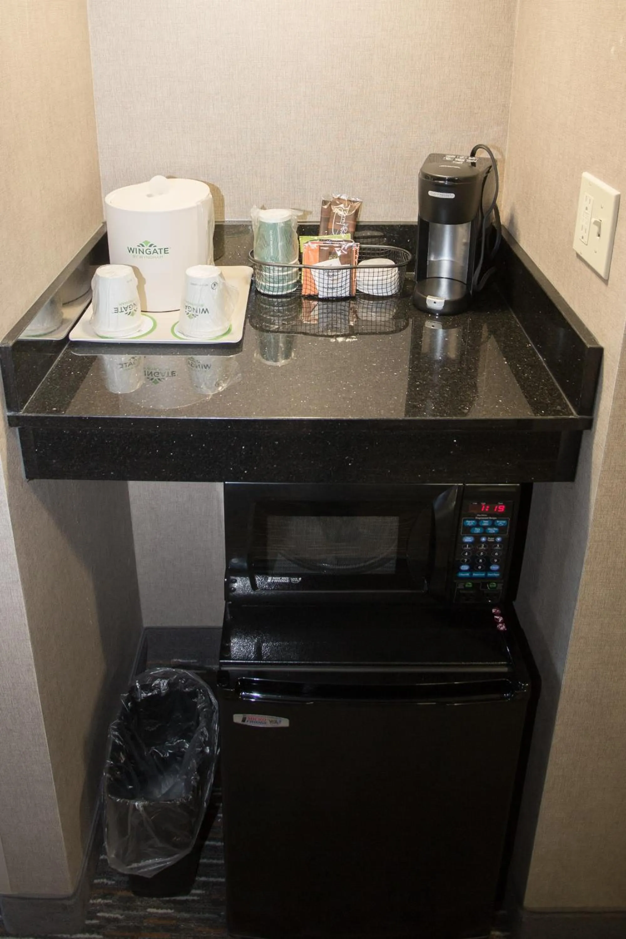 Coffee/tea facilities in Wingate by Wyndham - Bismarck