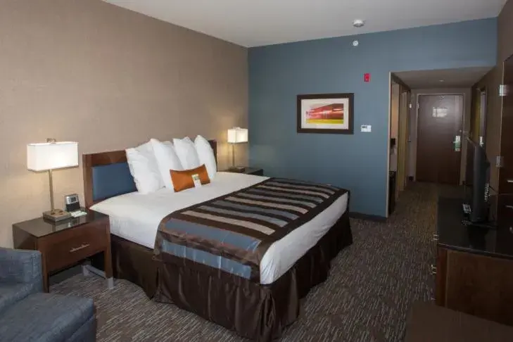 Bed in Wingate by Wyndham - Bismarck Bed in Wingate by Wyndham - Bismarck