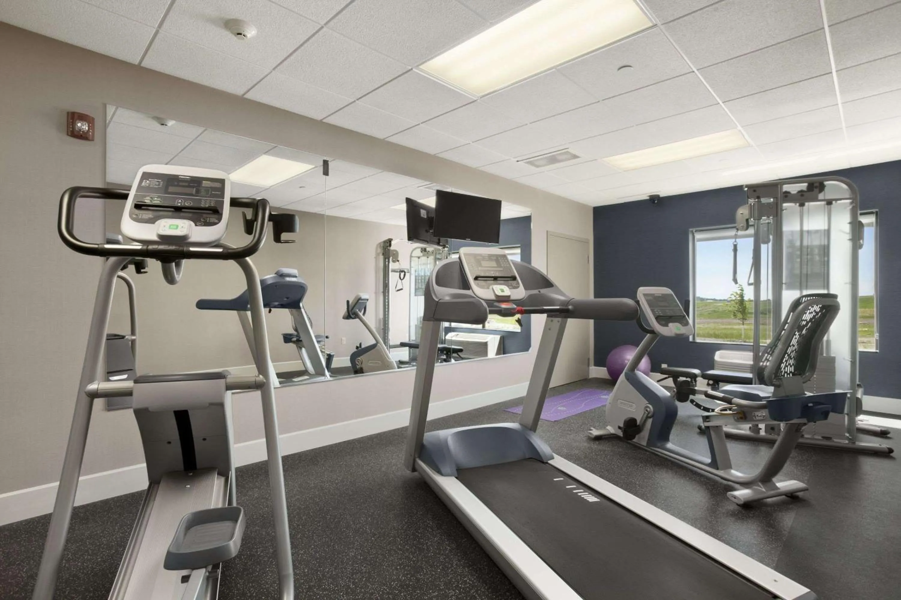 Fitness centre/facilities in Wingate by Wyndham - Bismarck