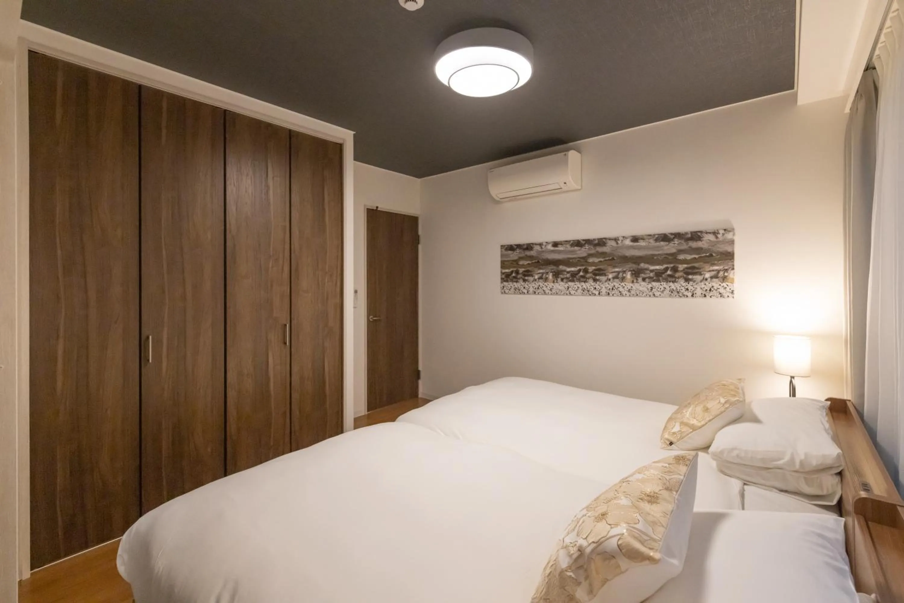 Bed in Atrium Deluxe Apartments Osaka - Self Check-In Only
