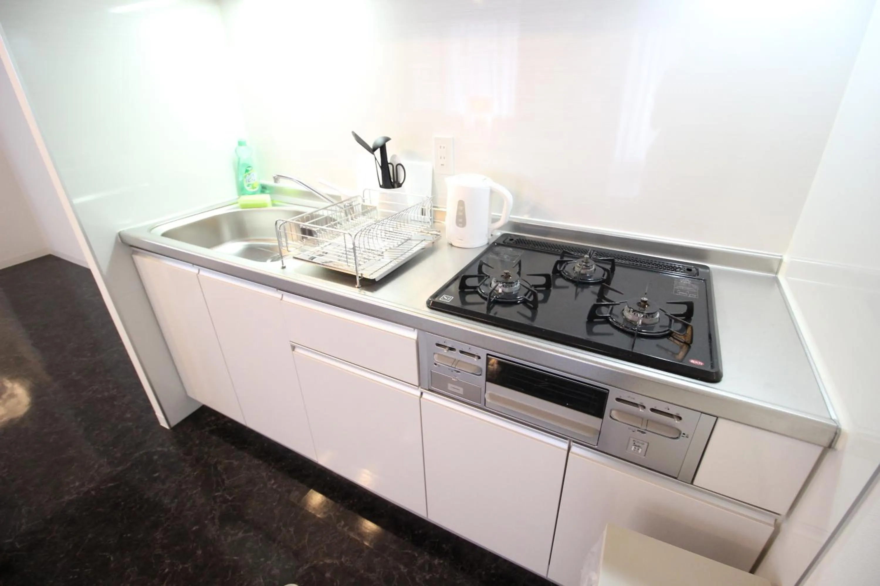 Kitchen or kitchenette in Atrium Deluxe Apartments Osaka - Self Check-In Only