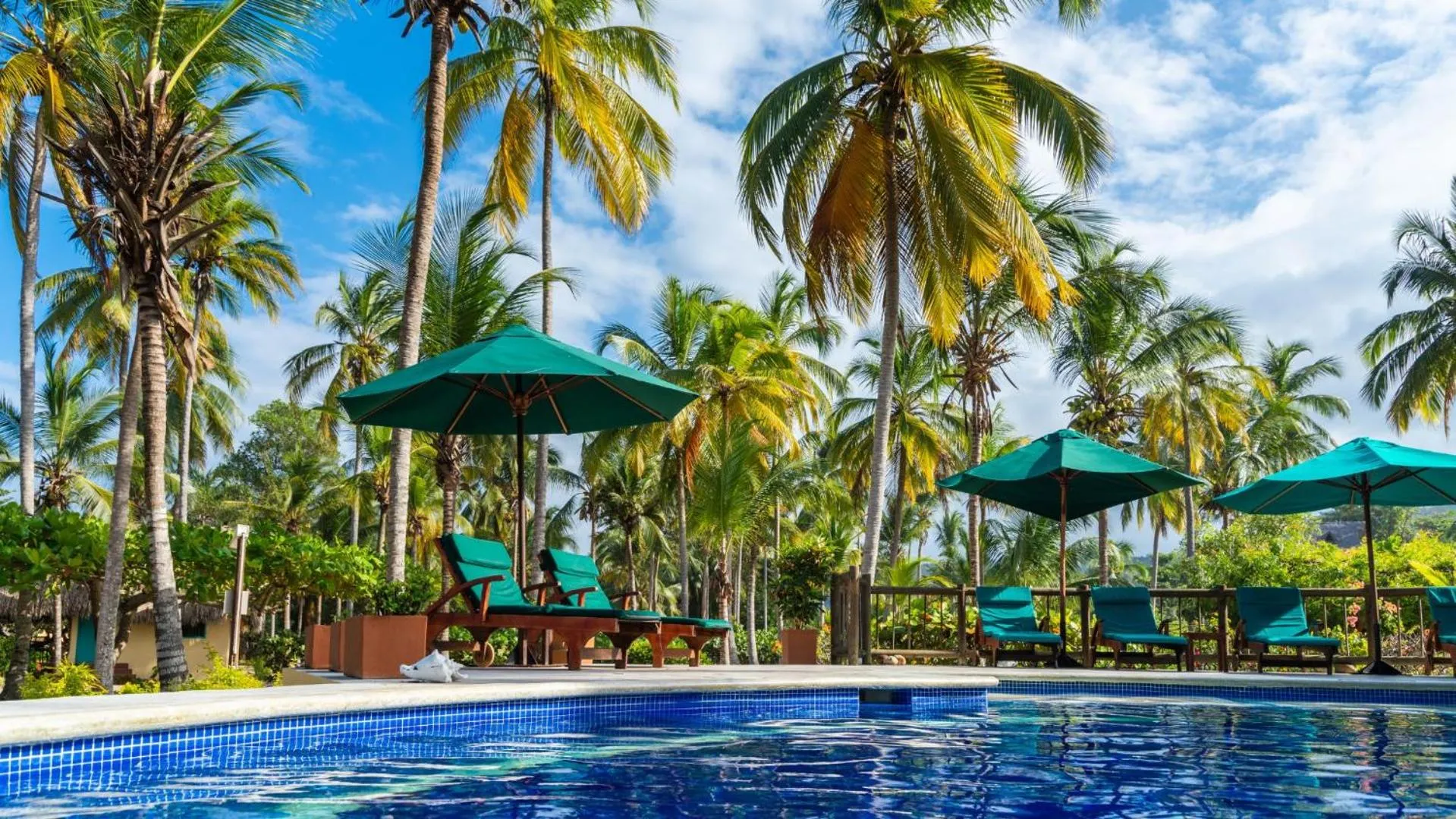 Swimming pool in Aite Eco Resort
