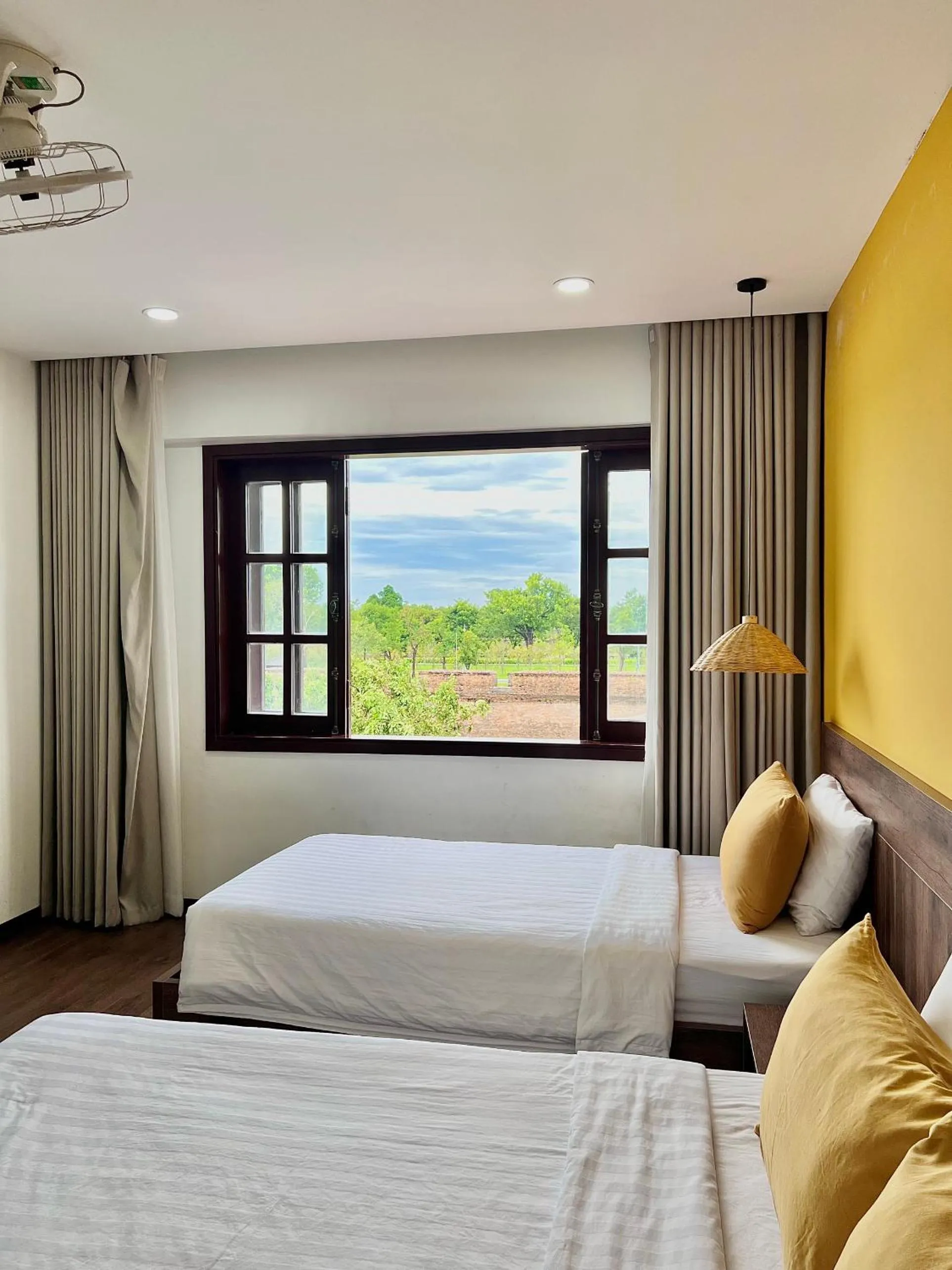 View (from property/room), Bed in SOLEIL BOUTIQUE