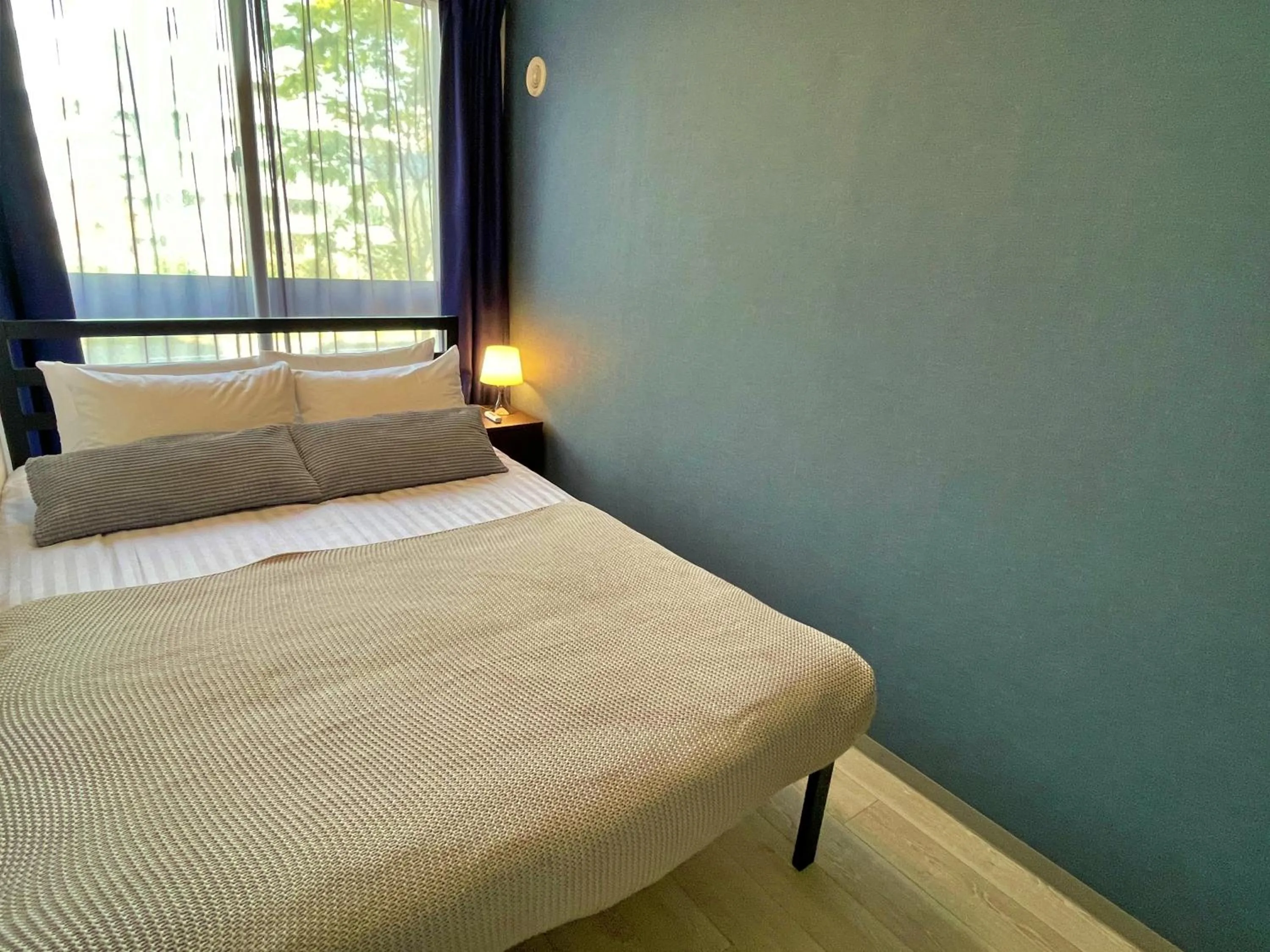 Bed in Glass Shiseikan