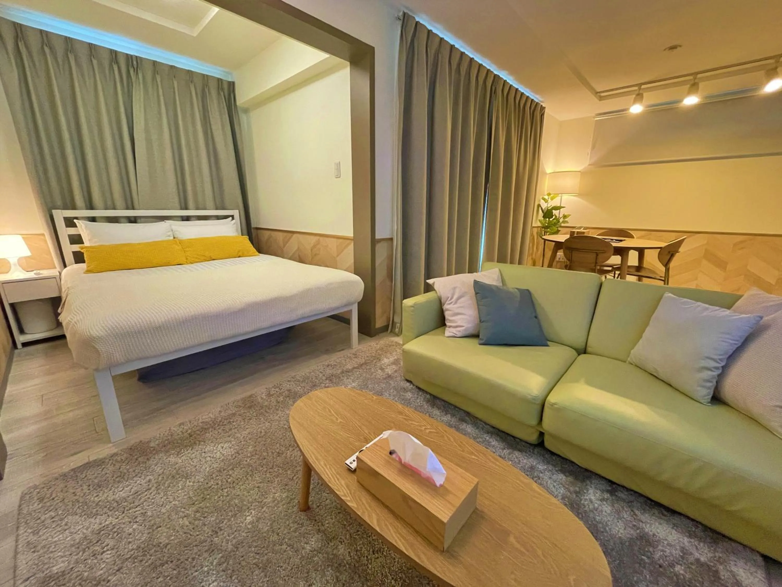 Bed in Glass Shiseikan